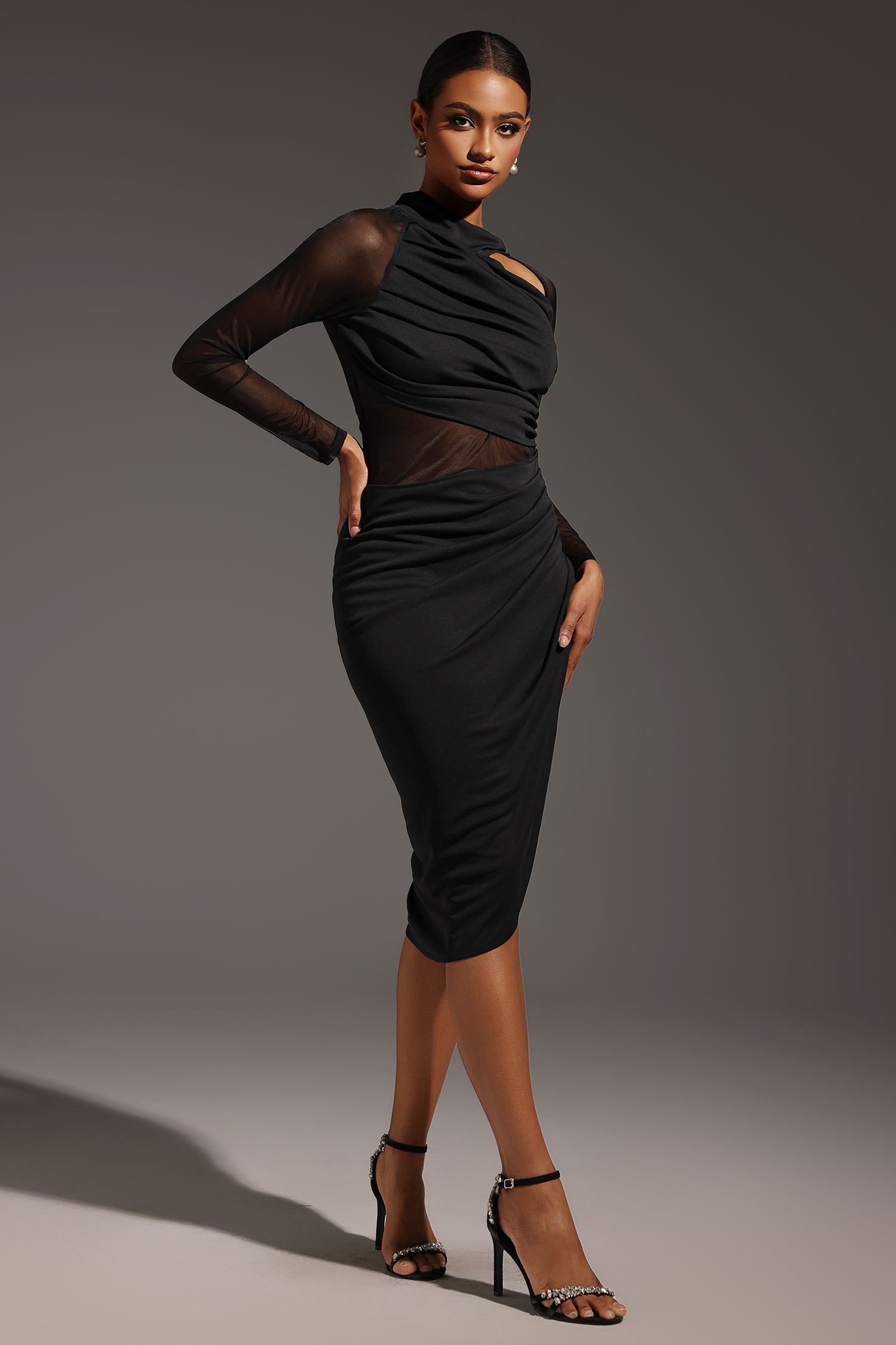 Ginevra Midi Dress - Stretchy Fit - Flattering Silhouette - Versatile - True To Size - Model Stats For Reference