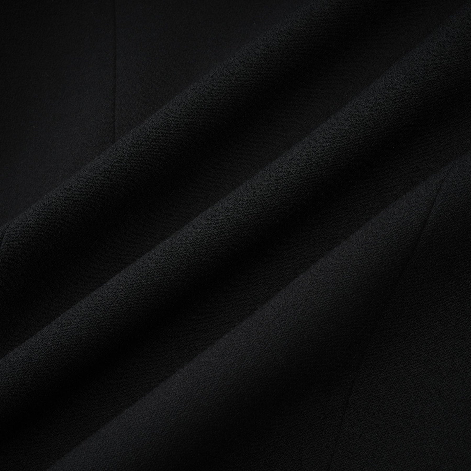 Aëlle Midi Coat - Statement Buttons - Pleated Shoulders - Lapel Collar - Tailored Fit