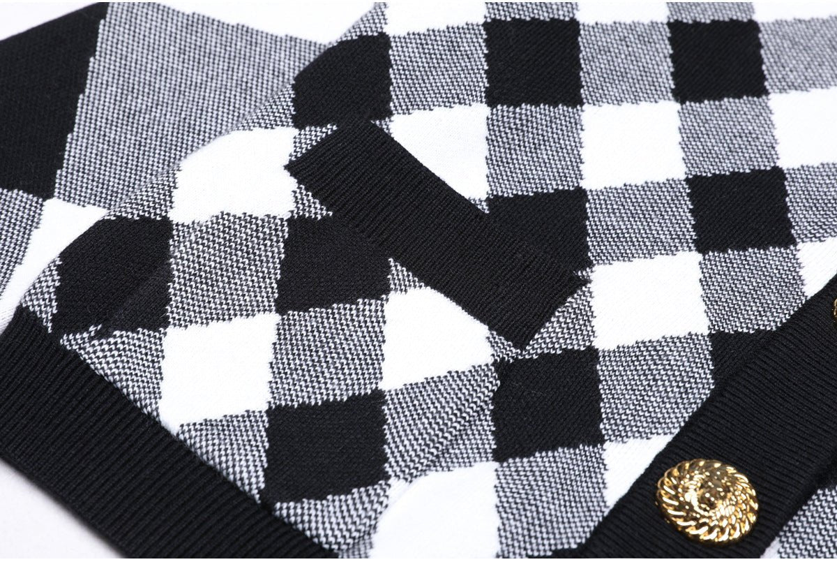 Alba Cardigan - Cropped Length - Argyle Pattern - Tailored Fit - Golden Buttons - Soft Knit Fabric
