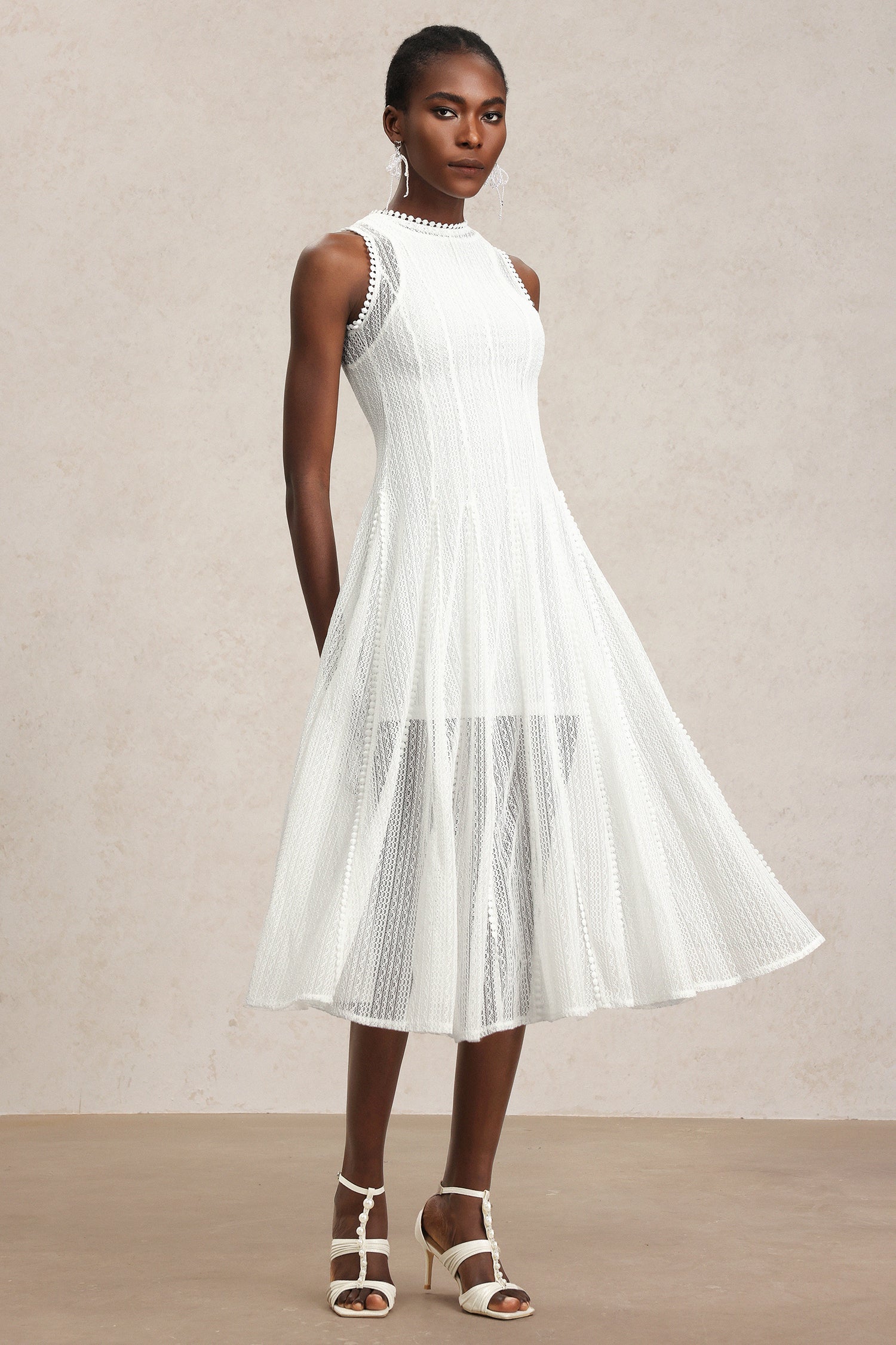 April White Lace Round Neck Sleeveless Dress