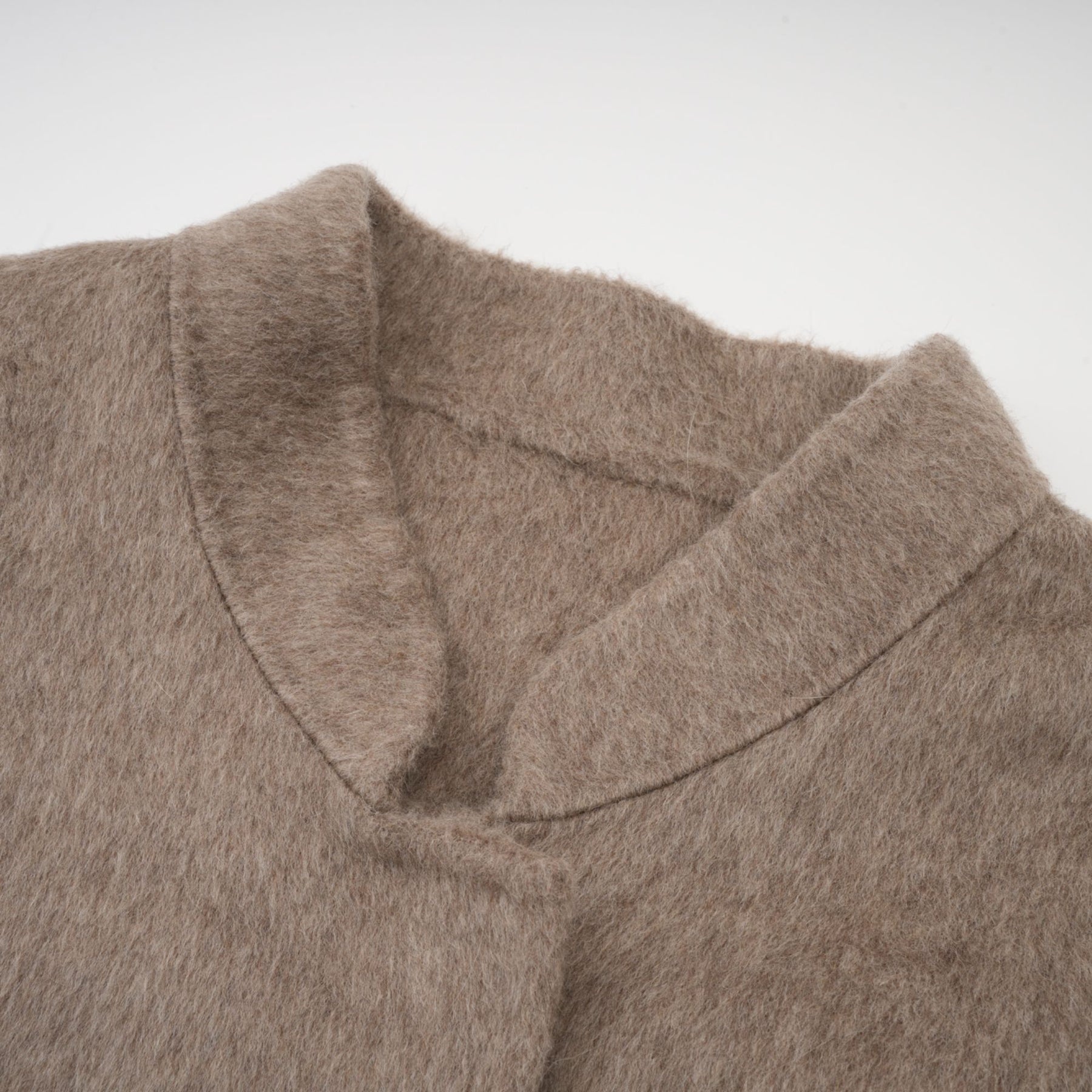Barbara Coat - Crew neck - Cape sleeves - Detachable collar and cuffs