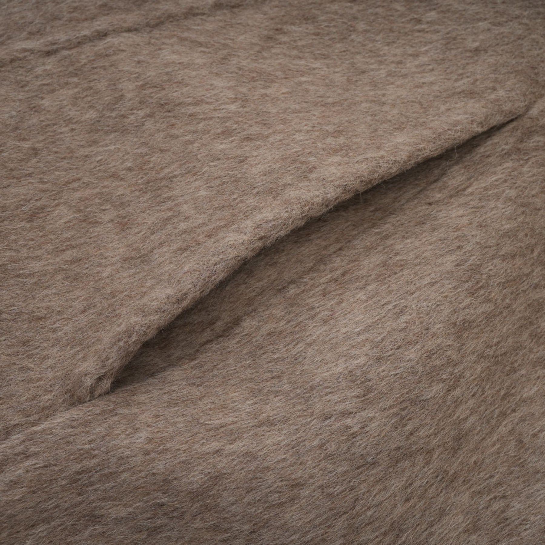 Barbara Coat - Crew neck - Cape sleeves - Detachable collar and cuffs