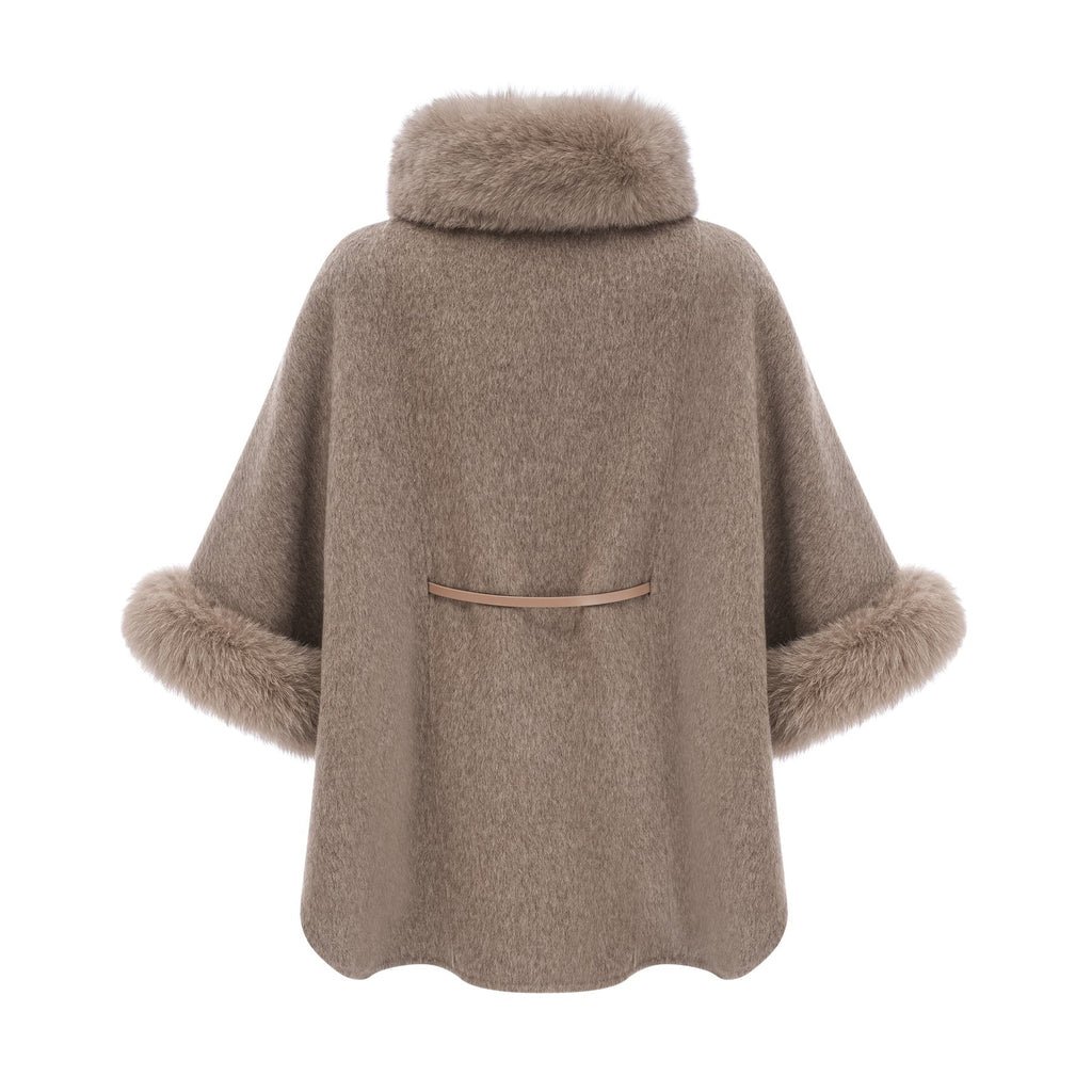 Barbara Coat - Crew neck - Cape sleeves - Detachable collar and cuffs