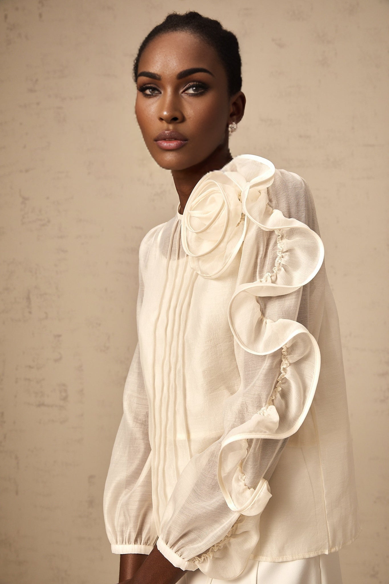 Caterinella Blouse – 3D Flower Detailing – Long Puff Sleeves – Crew Neck