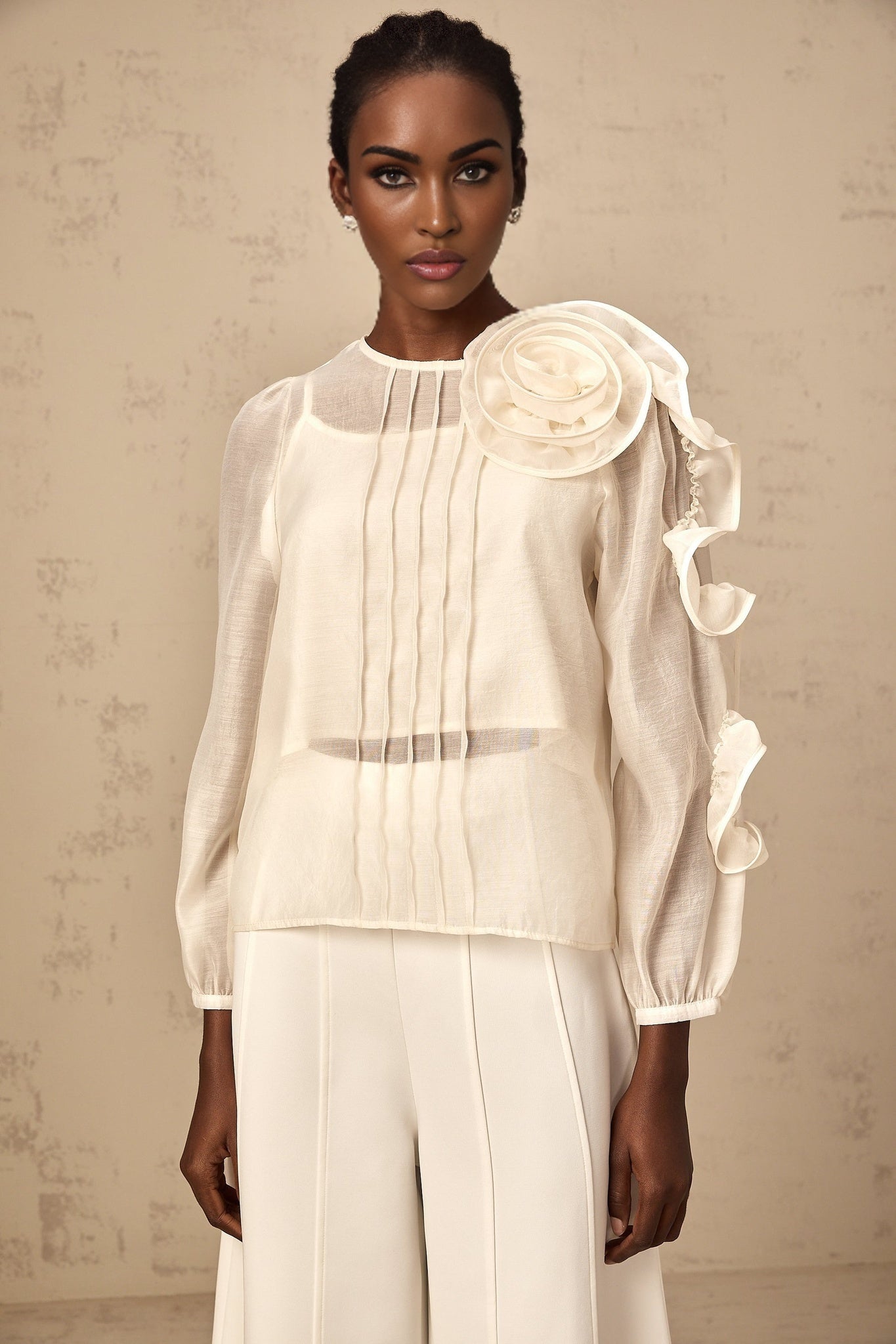 Caterinella Blouse – 3D Flower Detailing – Long Puff Sleeves – Crew Neck