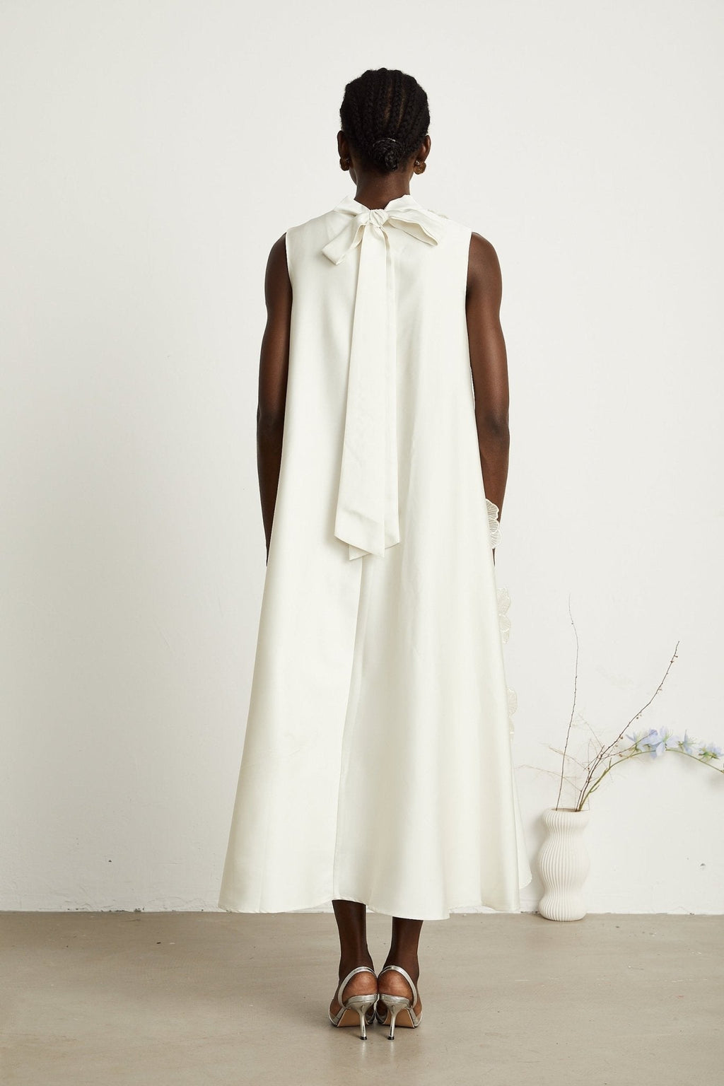 Caterinella Floral Midi Dress - Sleeveless Style - Beaded Floral Appliqué - A - line Cut - Rear Zip Fastening