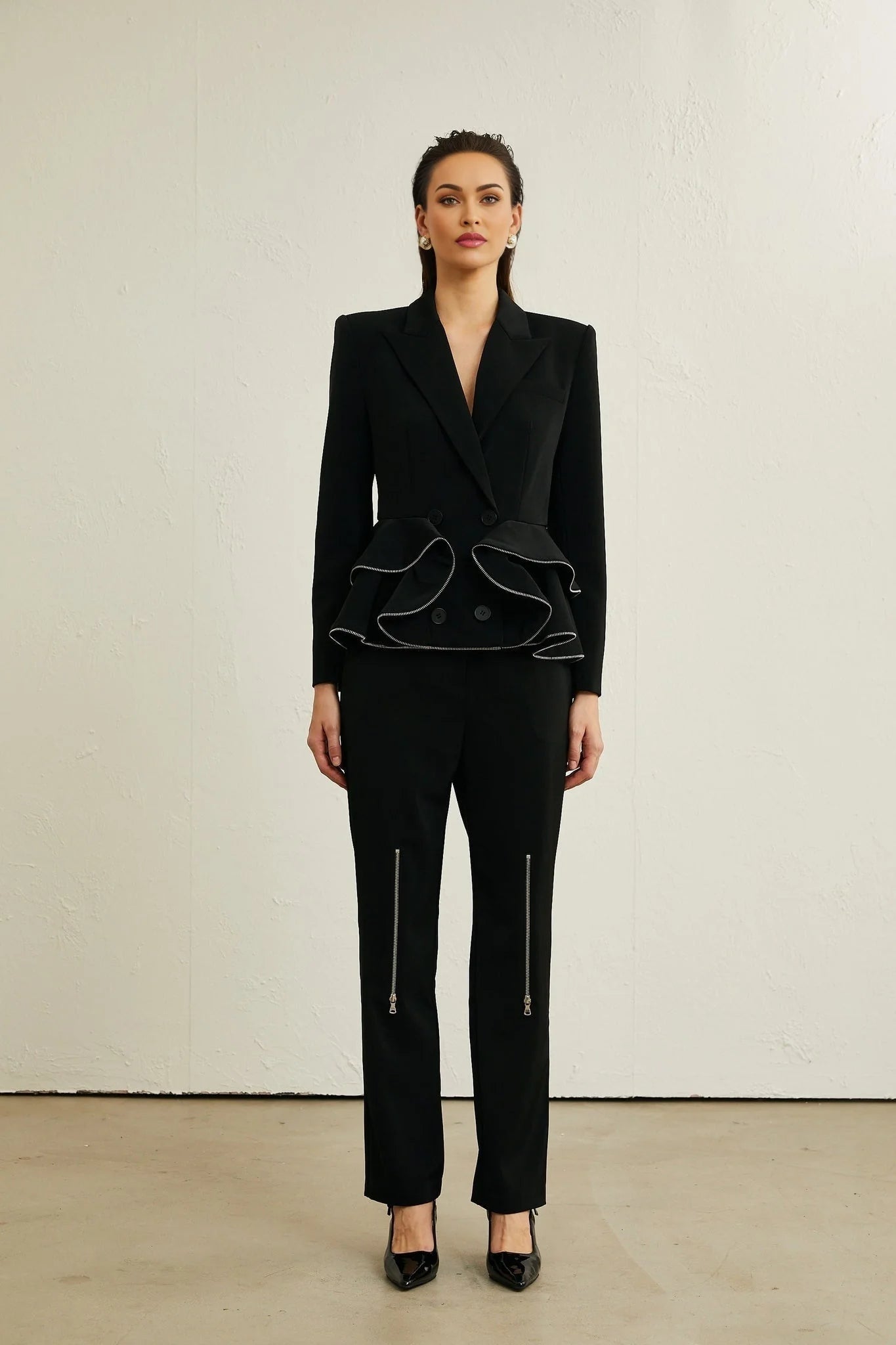 Danielle Jacket & Trousers - V neck - Long sleeves - Buttoned cuffs - High waist