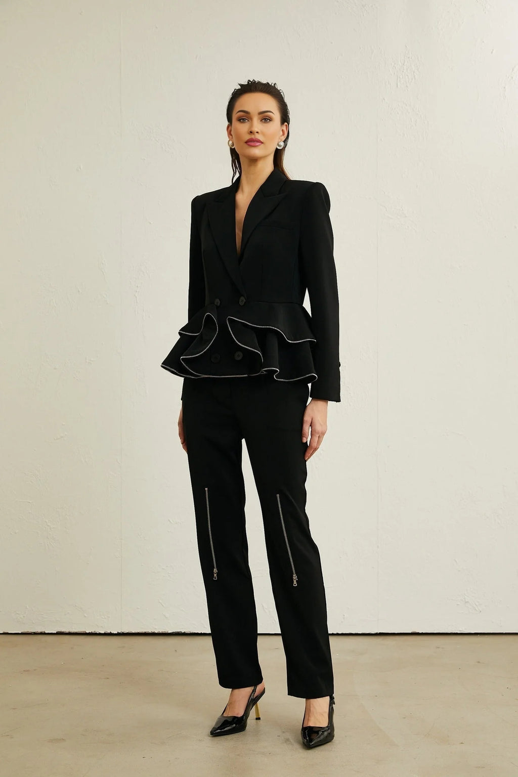 Danielle Jacket & Trousers - V neck - Long sleeves - Buttoned cuffs - High waist