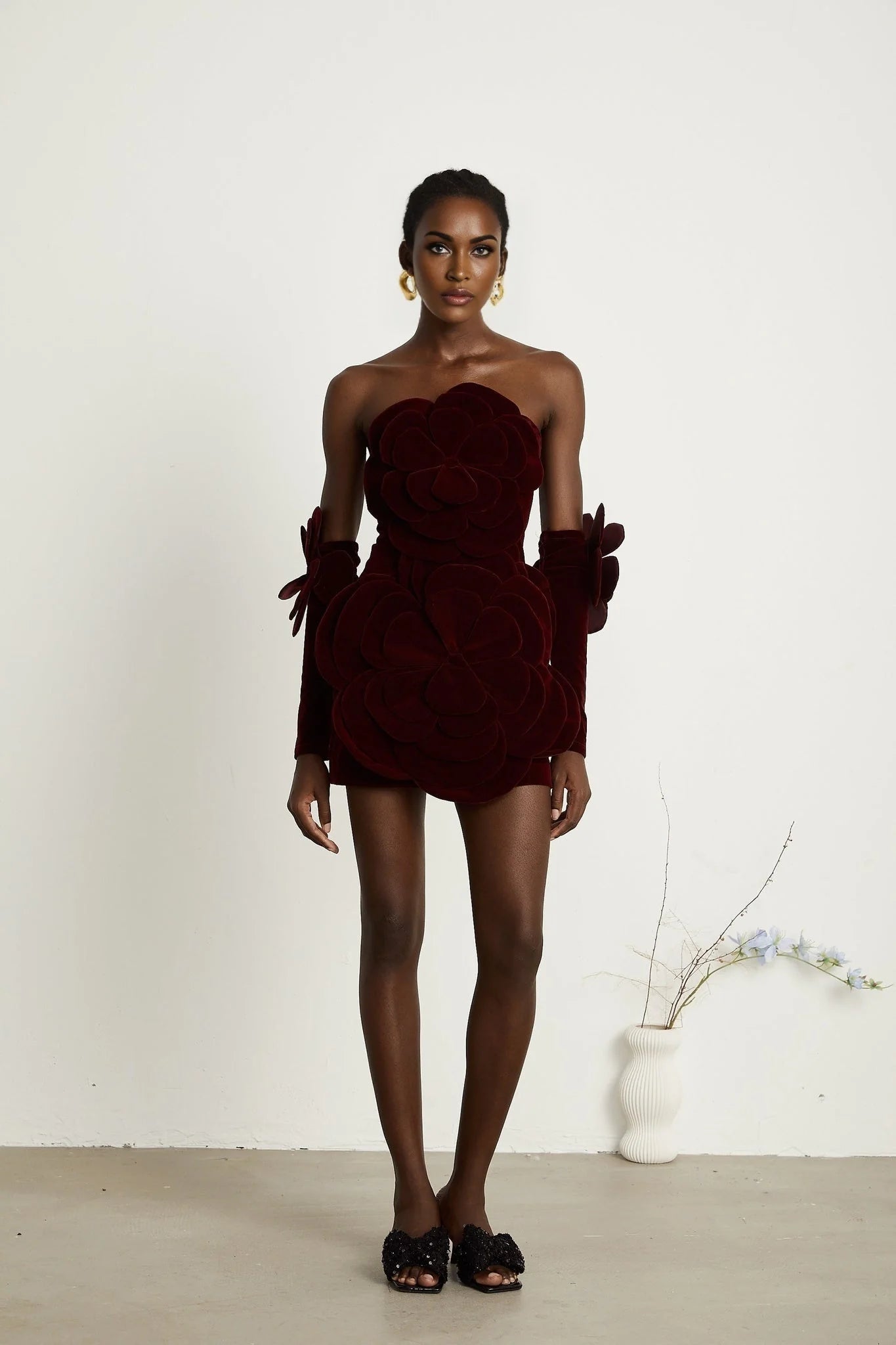 Daphne Mini Dress - Off - the - Shoulder Design - Long Sleeve Floral Appliqu - Thigh Length Straight Hem