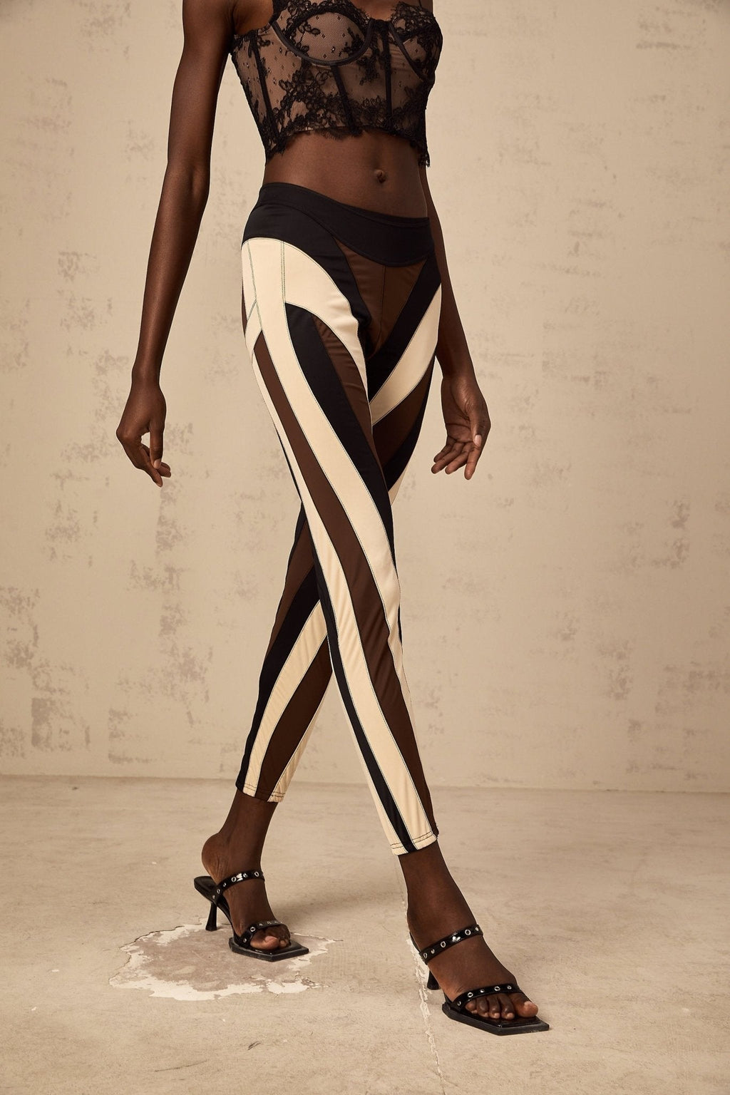 Diane High - Waisted Leggings – Stretch Fit – Color Block – Slim Cut – Panelled – Sporty & Chic – Trendy Athleisure