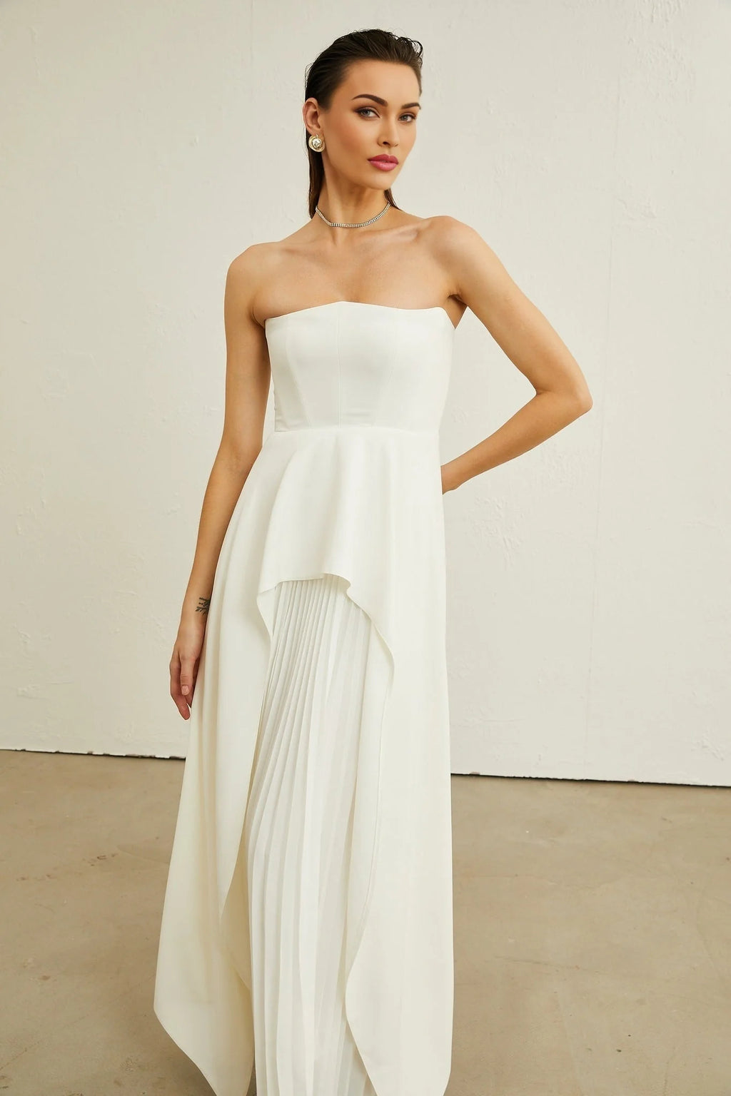 Diletta Maxi Dress - Strapless Sleeveless Design - Off - The - Shoulder Style - Pleated with Ruffled - Cut Trim - Rear Zip Fastening