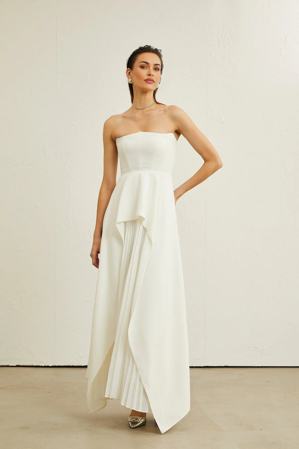 Diletta Maxi Dress - Strapless Sleeveless Design - Off - The - Shoulder Style - Pleated with Ruffled - Cut Trim - Rear Zip Fastening
