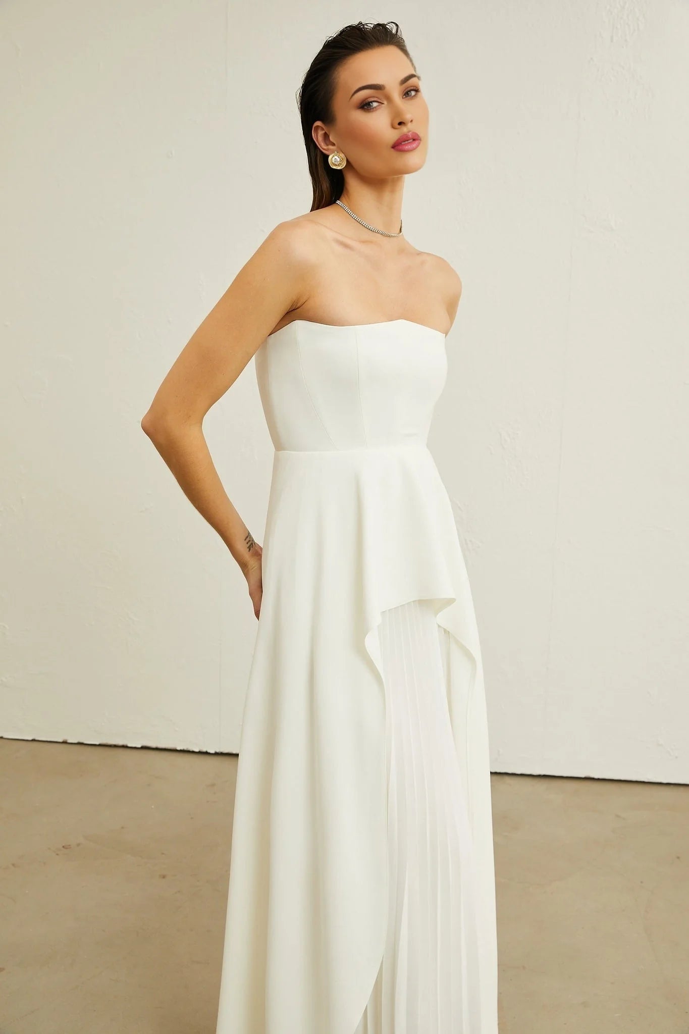 Diletta Maxi Dress - Strapless Sleeveless Design - Off - The - Shoulder Style - Pleated with Ruffled - Cut Trim - Rear Zip Fastening