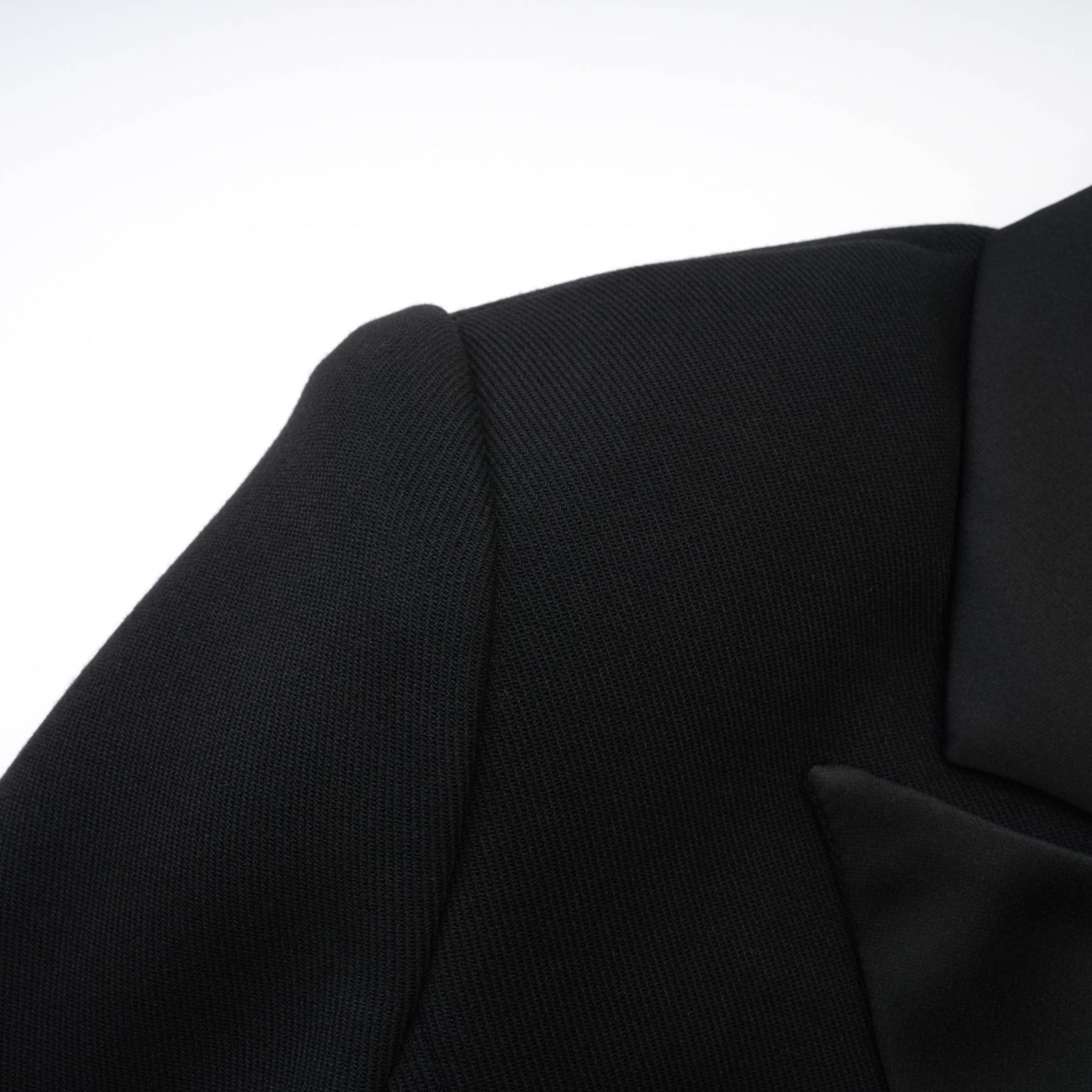 Eithne Double - Breasted Coat - Notched Lapels - Ankle - Length - Tailored Fit - Pockets
