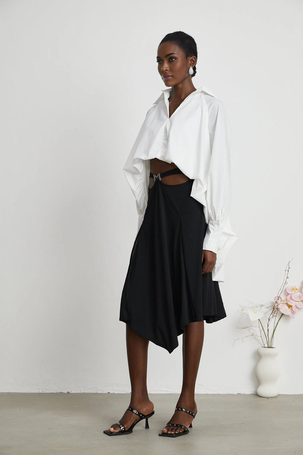Emma Shirt - Lapels - Long Sleeves - V Neck - Buttoned Cuffs