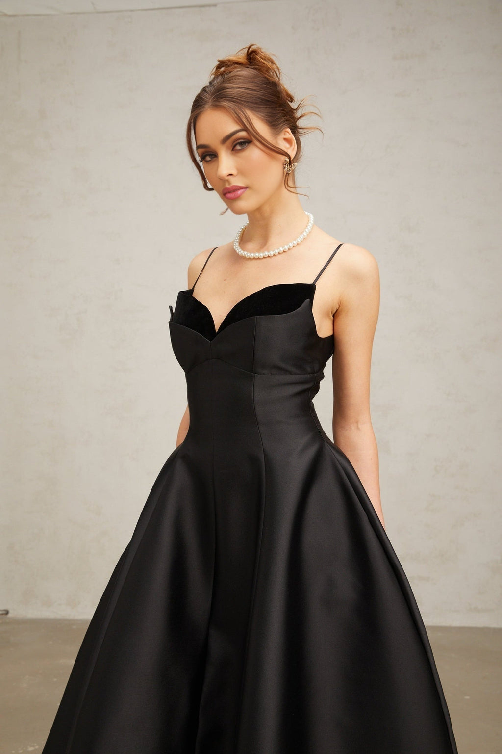 Felicita Midi Dress - V Neck - Sleeveless - Flared Skirt - Splicing Design - Rear Zip Fastening