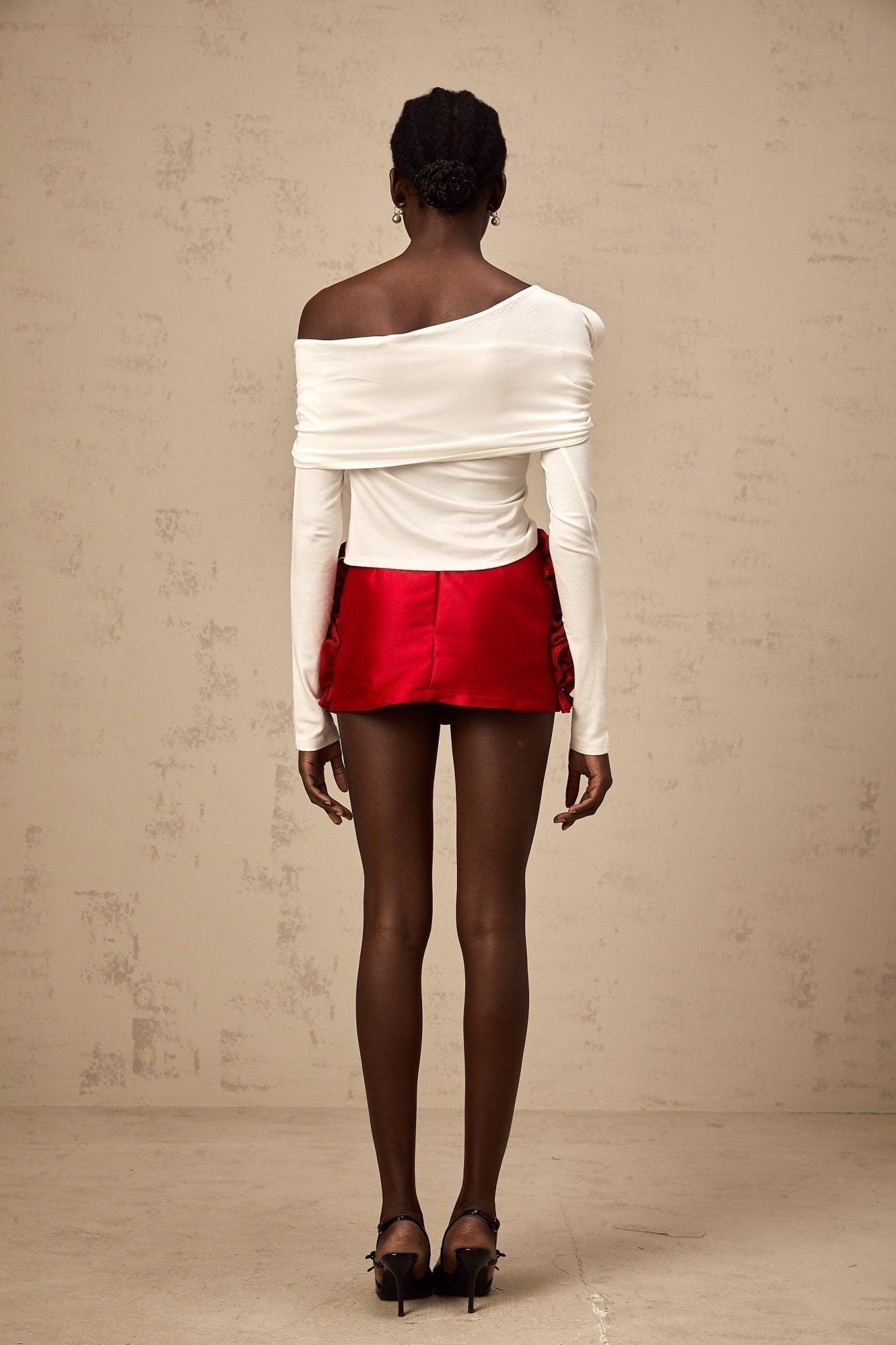 Gemmina Top - White - Long Sleeve - Asymmetric Twist Gathered Deconstructed