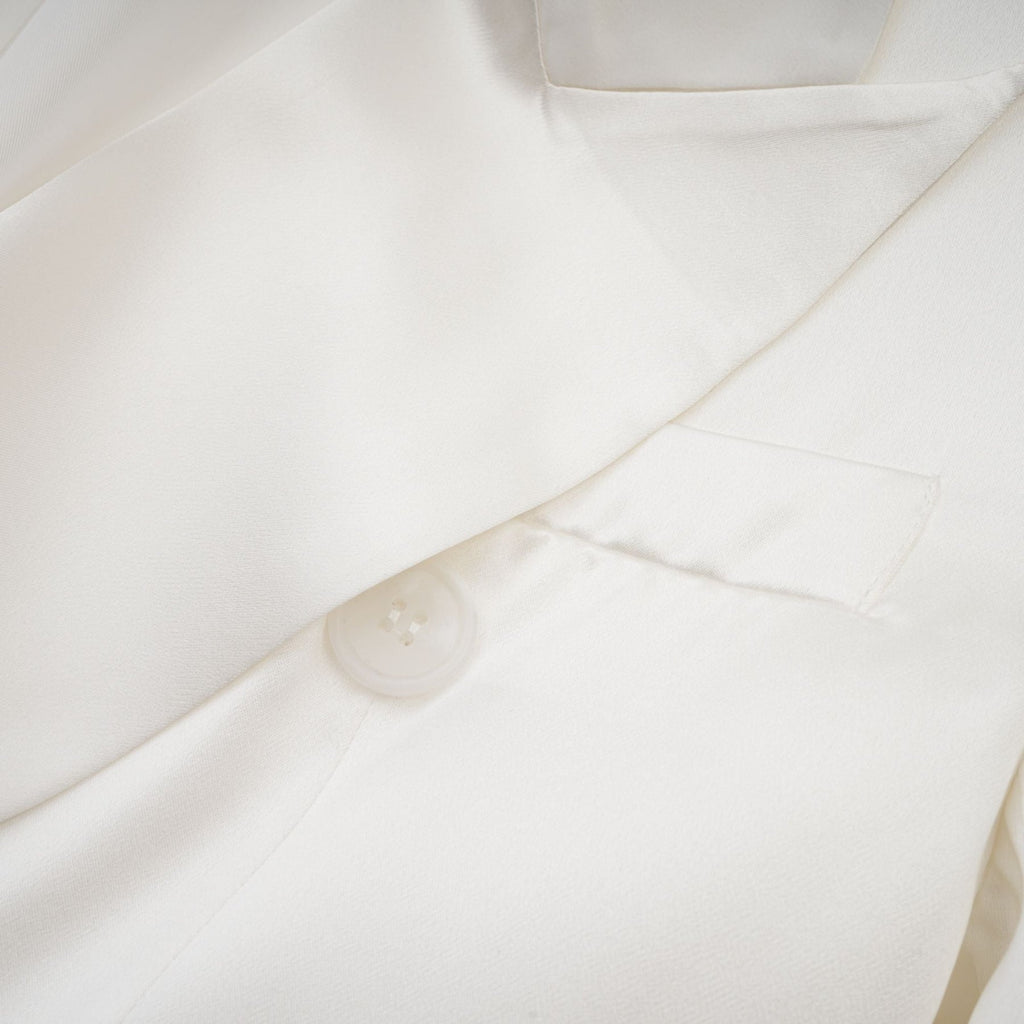 Genesis Blazer - Notch lapel - Long sleeves - Shoulder pads - Front button closure