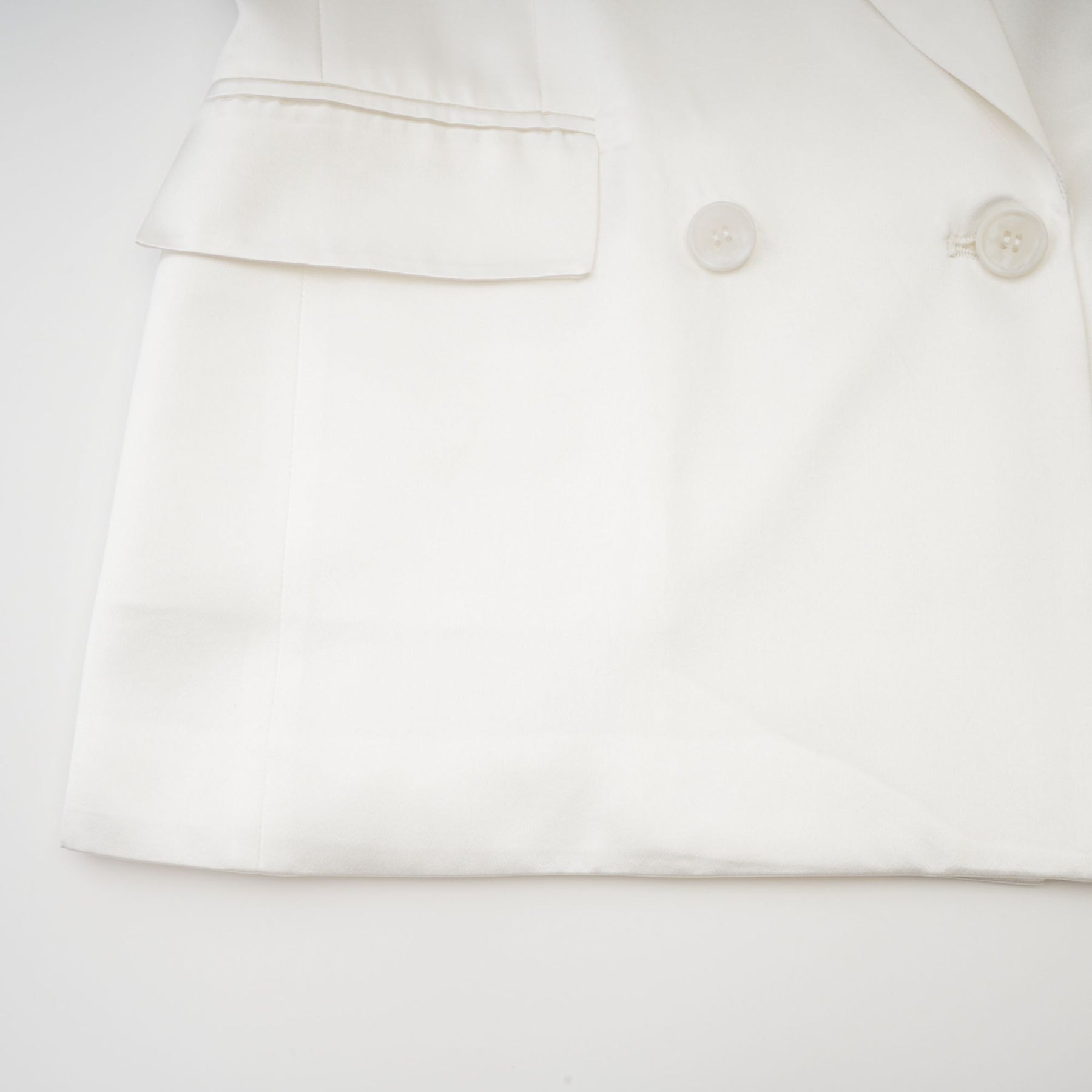 Genesis Blazer - Notch lapel - Long sleeves - Shoulder pads - Front button closure