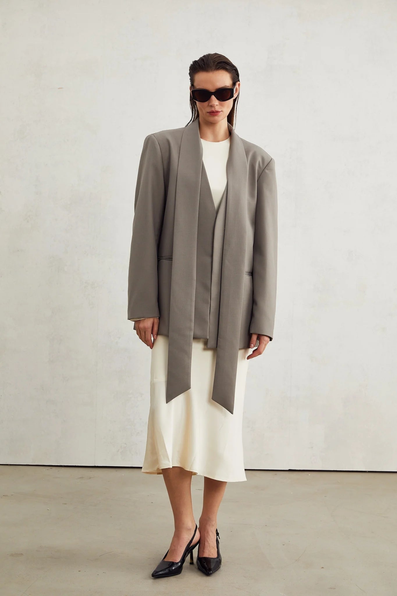 Giacomina Blazer - Long Sleeves - V Neck - Crepe Texture - Open Front