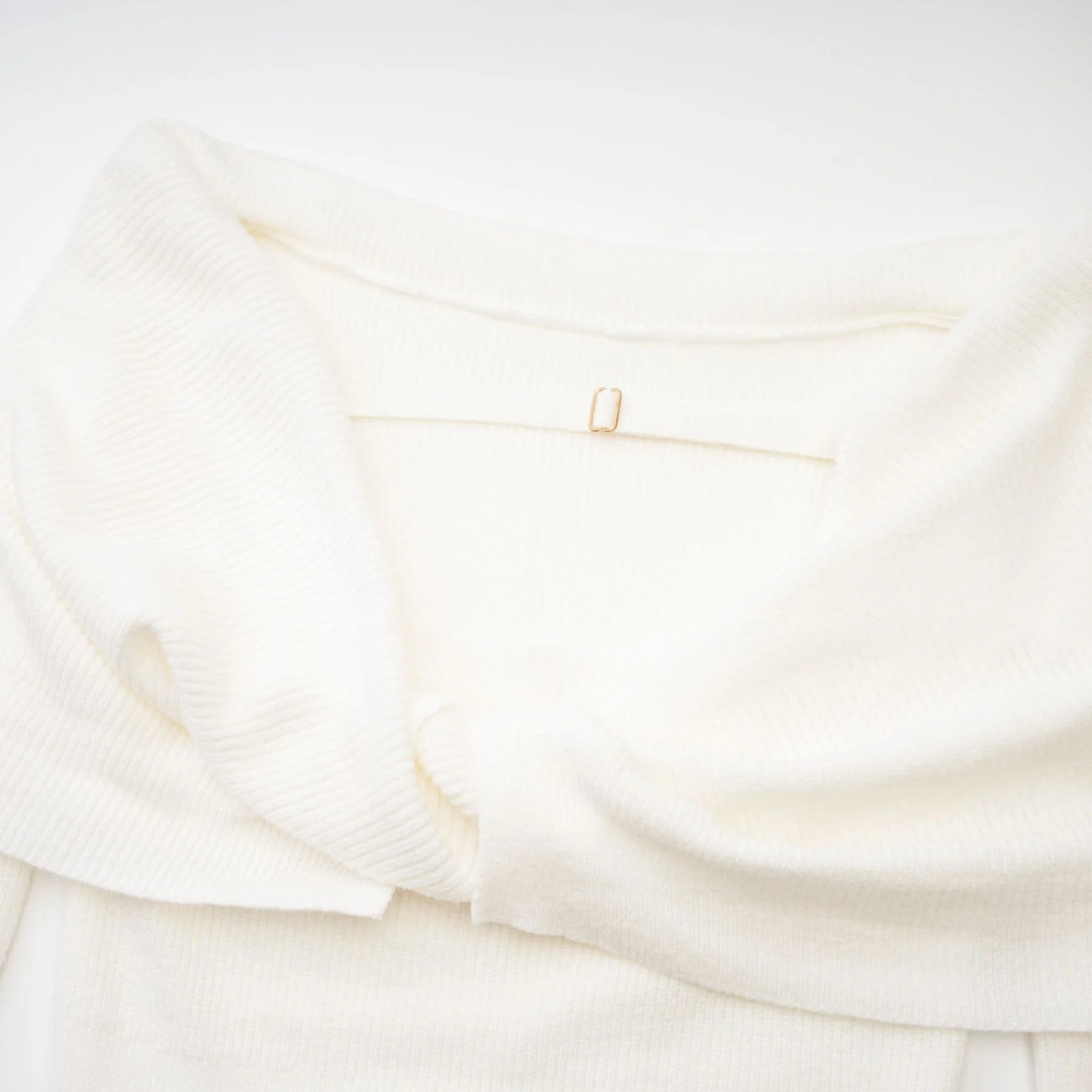 Helena Long Sleeve Top - Twist Design - Fitted Silhouette - Ribbed Knit - Wool Blend