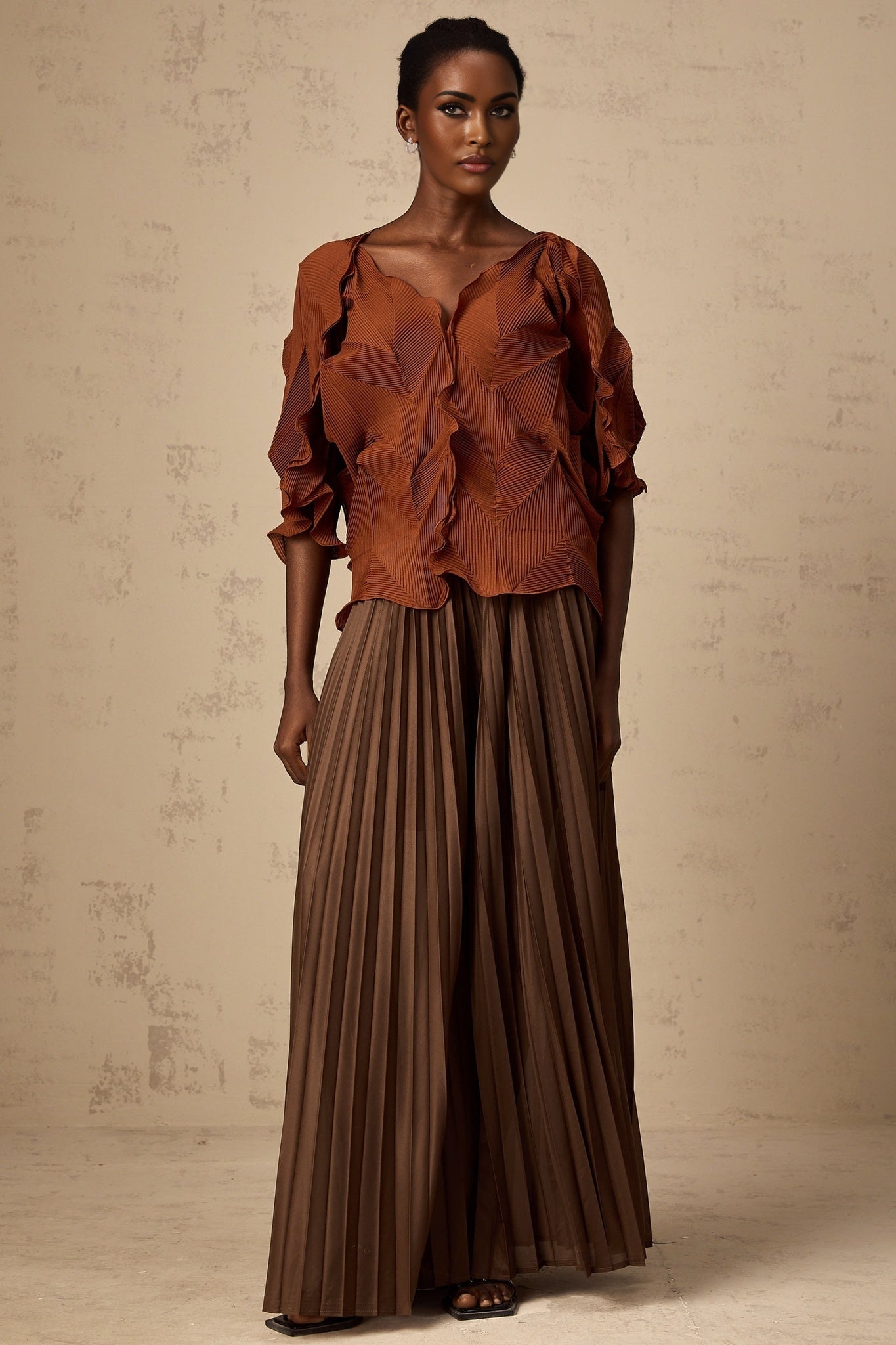 Ida Skirt & Top Set - Crinkled Finish - Pressed Crease - V - Neck - Pleated Styling