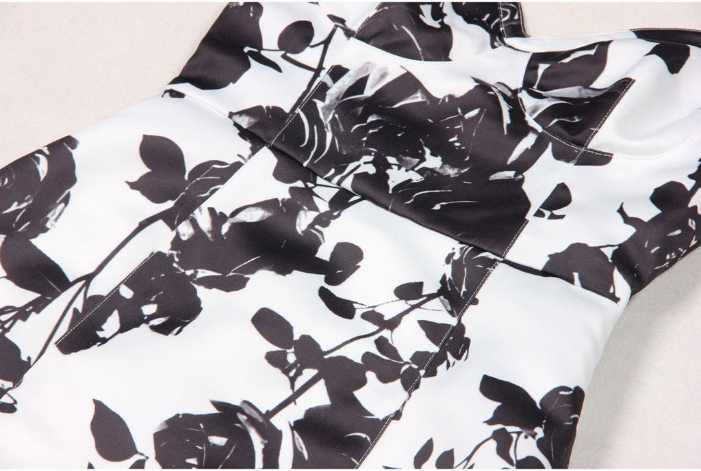 Ivana Dress - Bodycon Silhouette - Halter Neck Design - Floral Print - Elegant Evening Wear