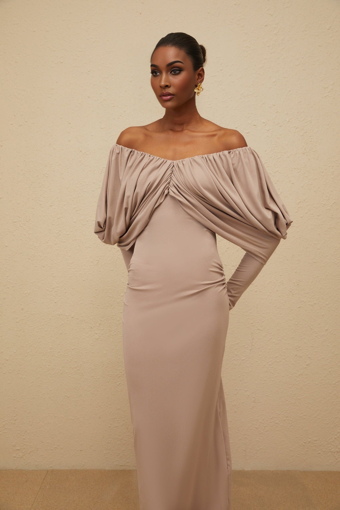 Kendra Midi Dress - V - Neck - Long Sleeves - Ruched Detailing - Stretch Design - Rear Slit