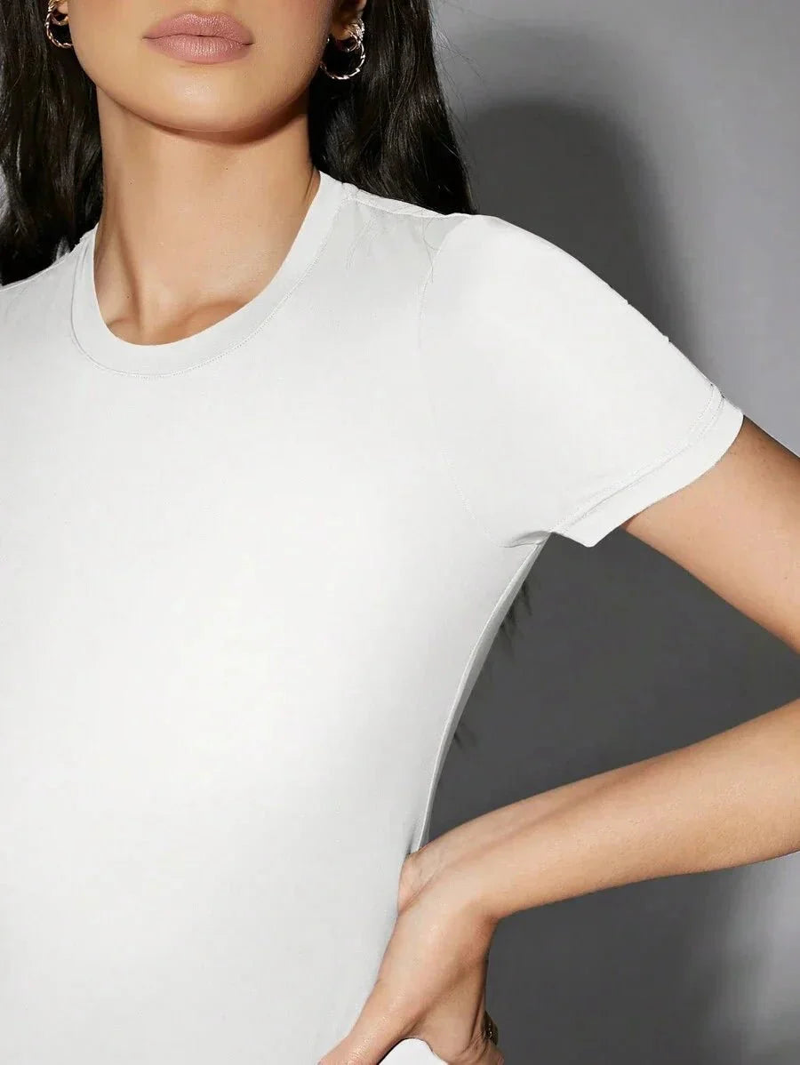 Lucy Bodysuit - Slim Fit - High Stretch Fabric Elasticity - Regular Sleeve Type - Natural Waist Line (mid Waist) - Backless - Modern Look