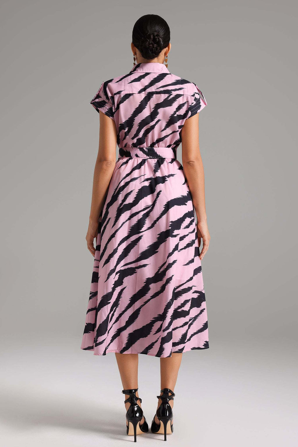 Madisyn Pink Printed Maxi Dress Buttoned Front Fit-and-Flare Collared Neckline Defined Waistline Lightweight Fabric