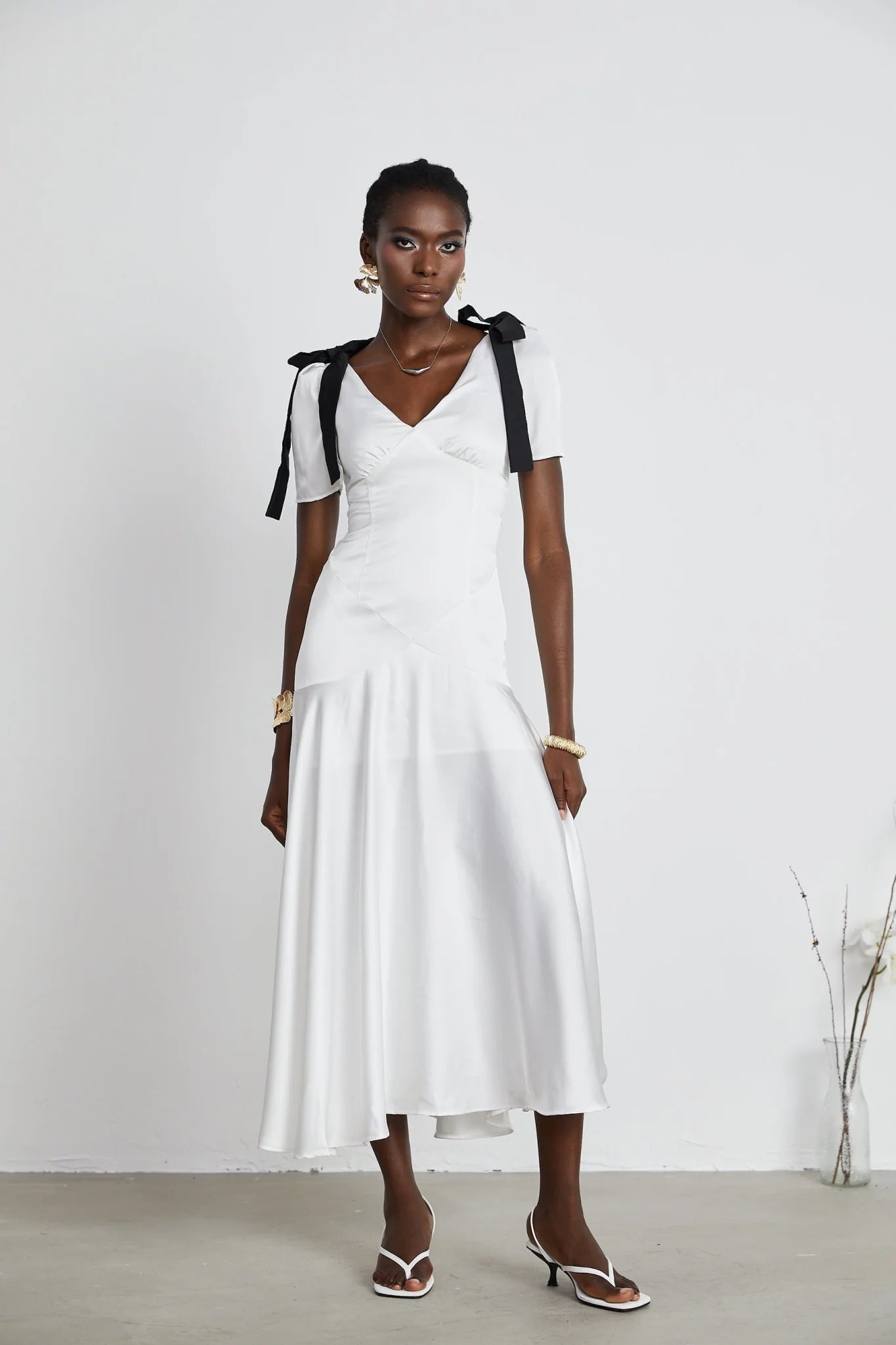 Mary White & Black Contrast Maxi Dress with V - Neck and Puff Sleeves