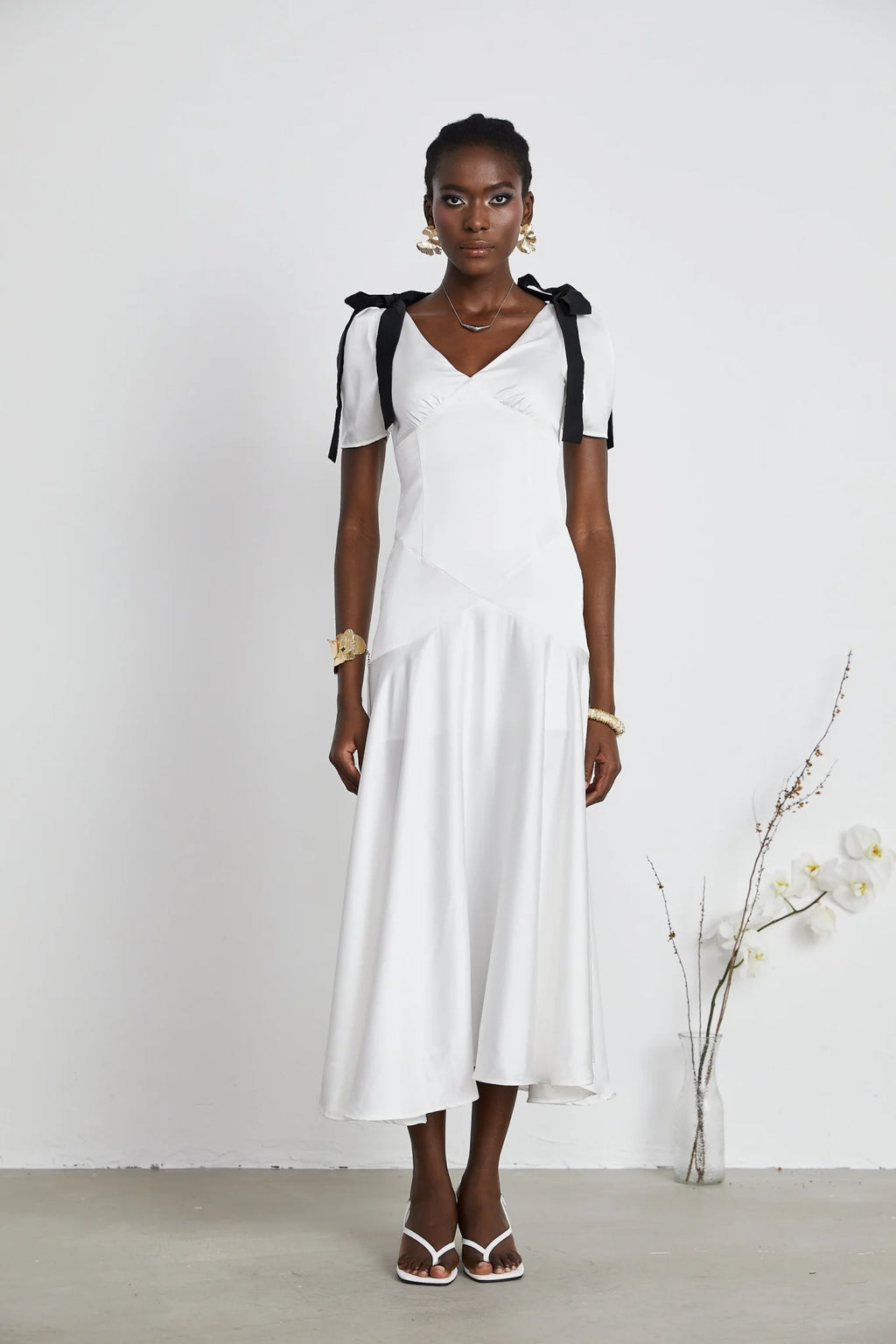Mary White & Black Contrast Maxi Dress with V - Neck and Puff Sleeves