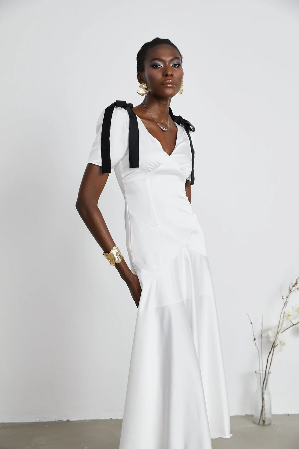 Mary White & Black Contrast Maxi Dress with V - Neck and Puff Sleeves