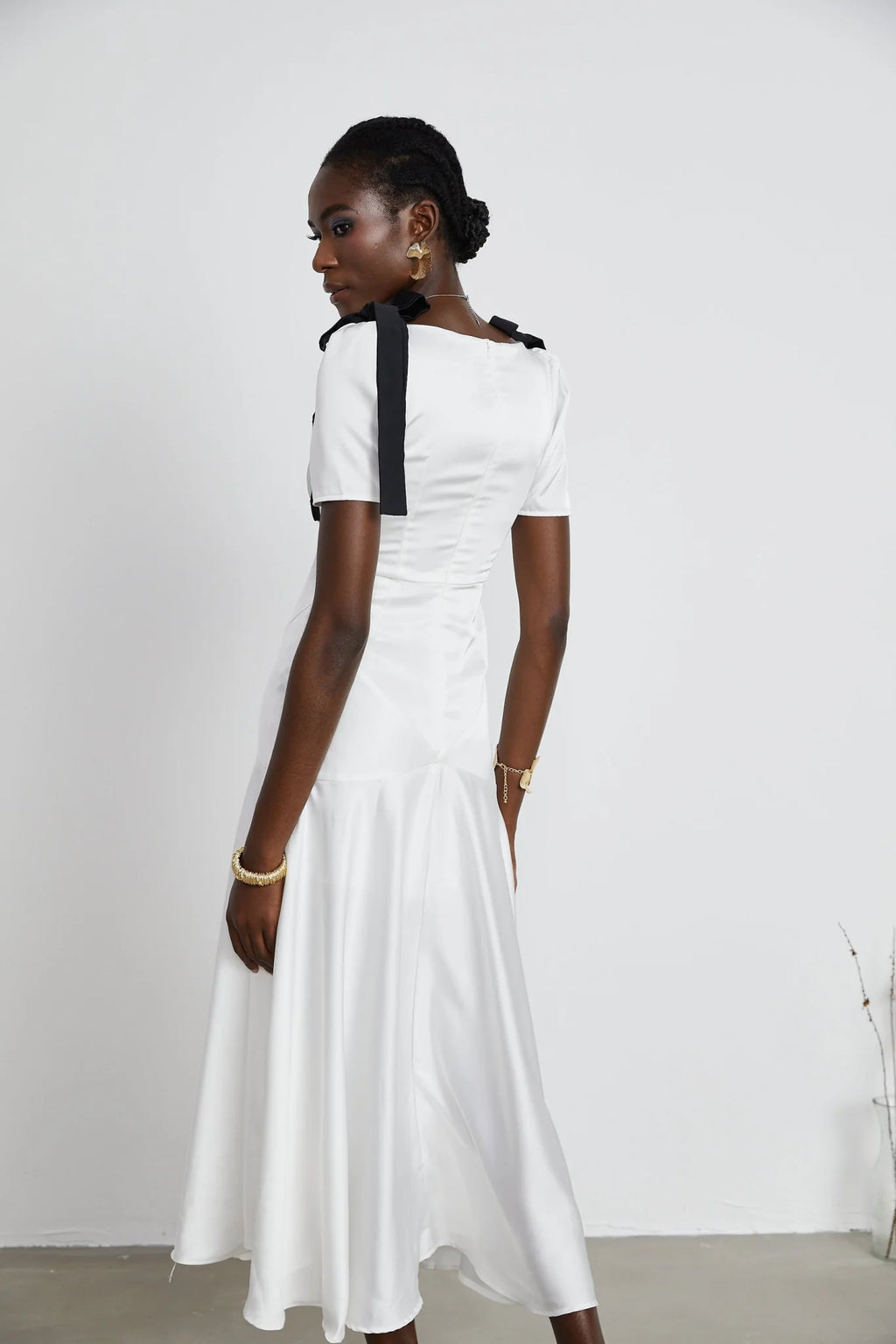 Mary White & Black Contrast Maxi Dress with V - Neck and Puff Sleeves