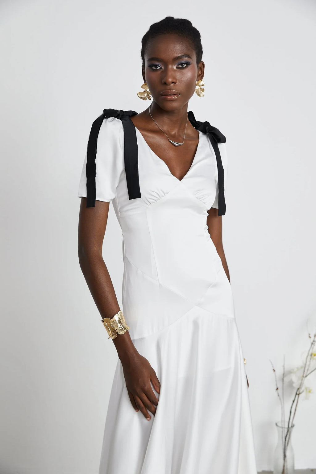 Mary White & Black Contrast Maxi Dress with V - Neck and Puff Sleeves