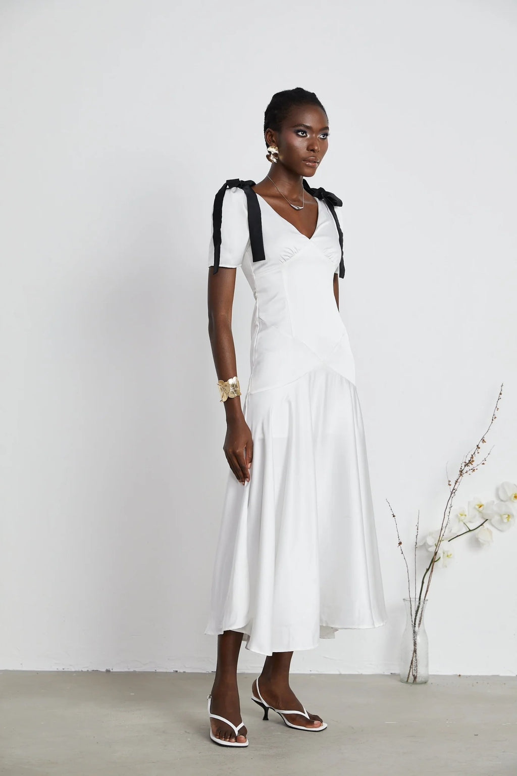 Mary White & Black Contrast Maxi Dress with V - Neck and Puff Sleeves