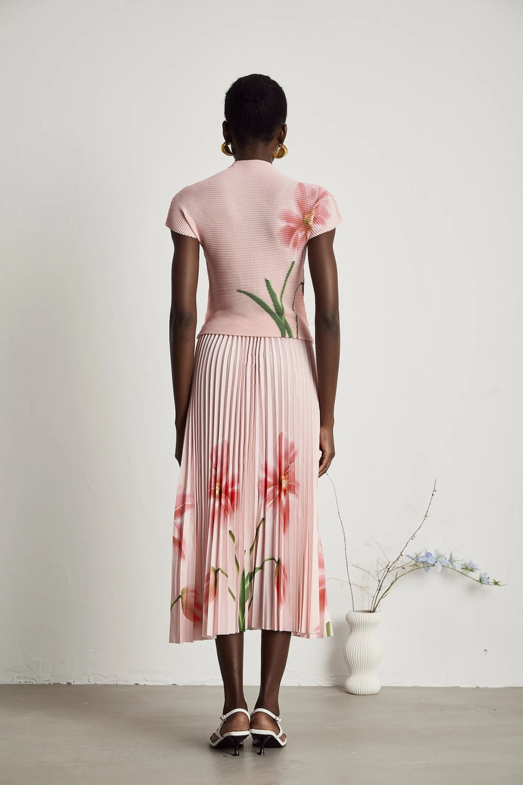Michela Floral Midi Dress Pink Crew Neck with Short Sleeves & Pleated Detail