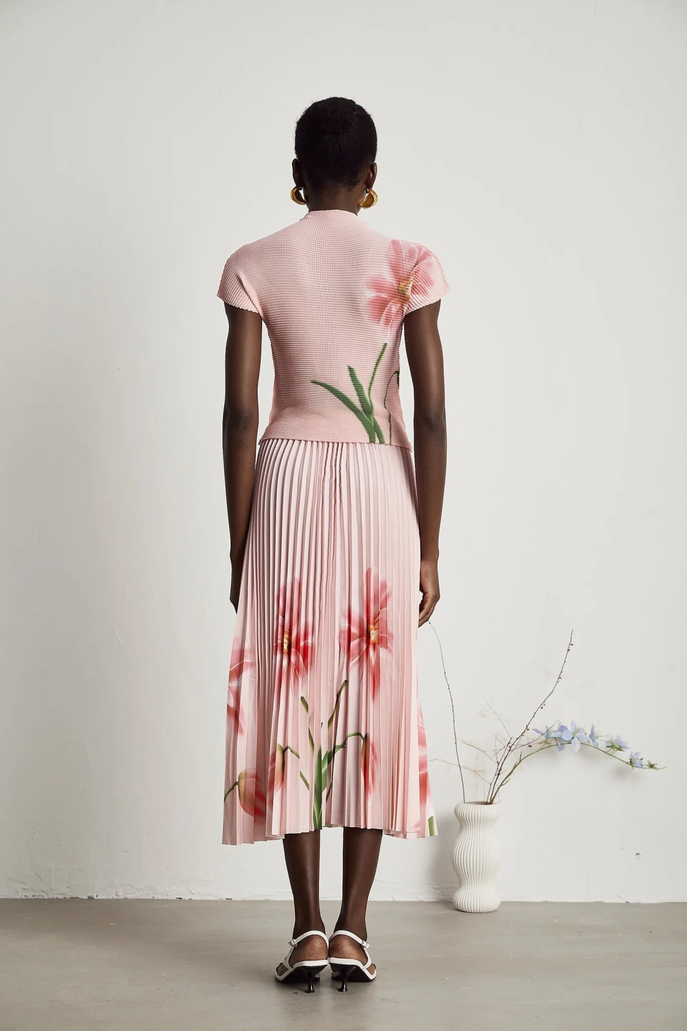 Michela Floral Midi Dress Pink Crew Neck with Short Sleeves & Pleated Detail