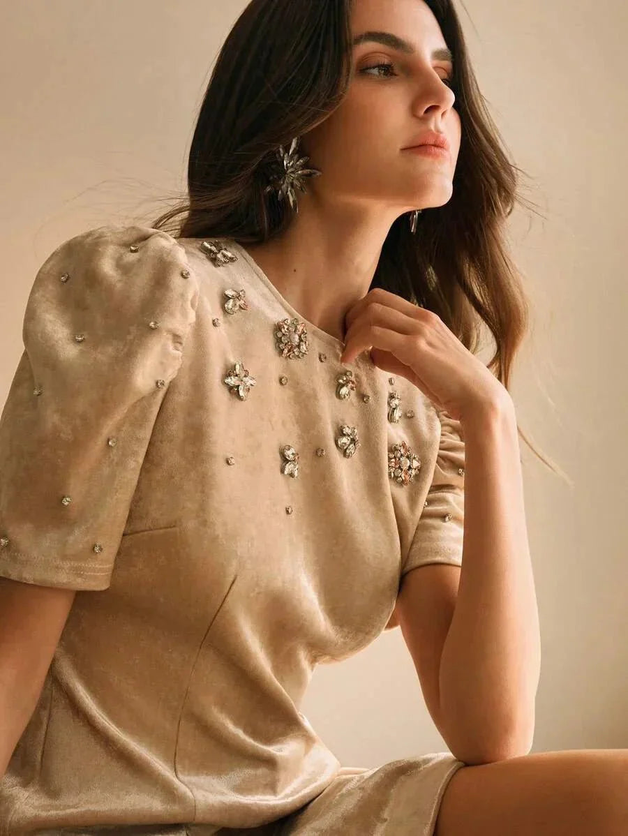 Noemi Midi Dress - Round Neck - Puff Sleeve - Floral Print - Elegant Style - Button & Pearls