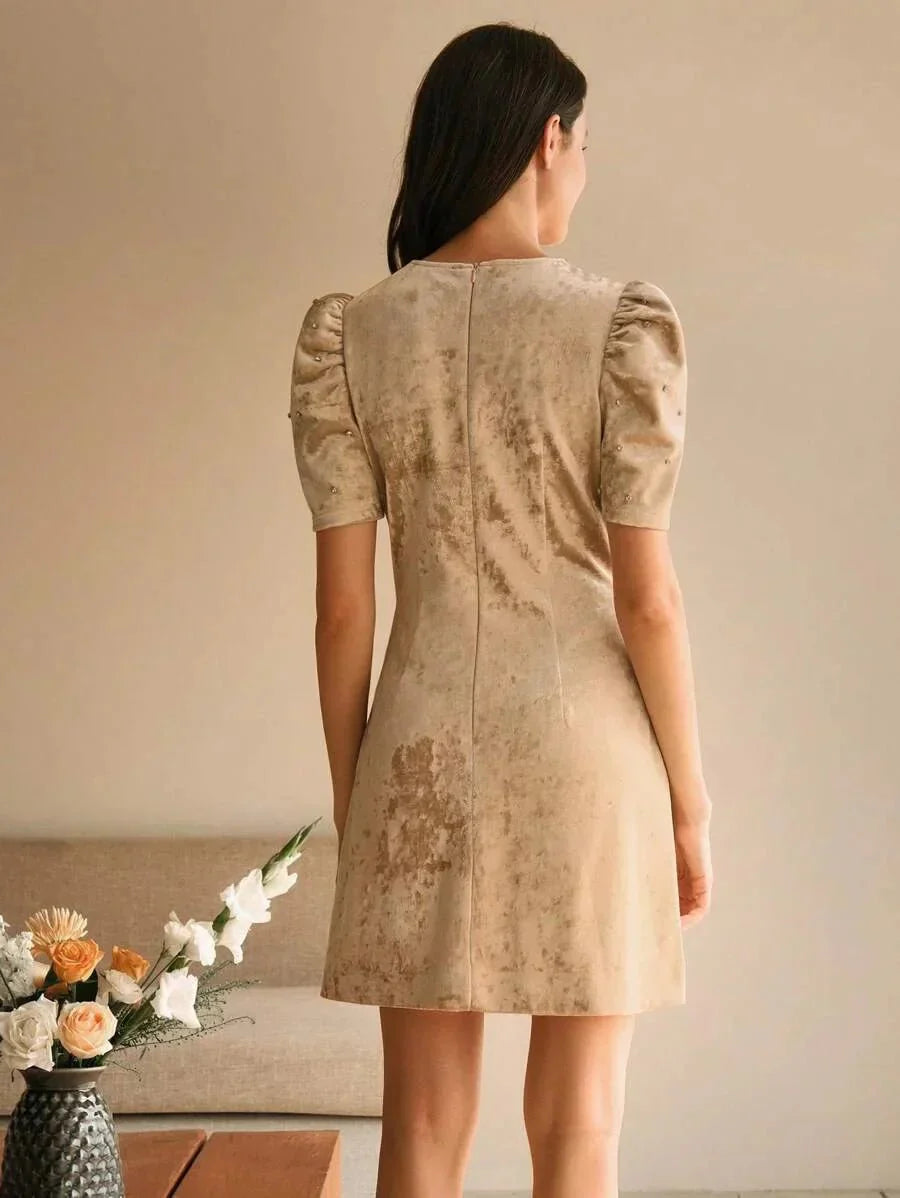 Noemi Midi Dress - Round Neck - Puff Sleeve - Floral Print - Elegant Style - Button & Pearls