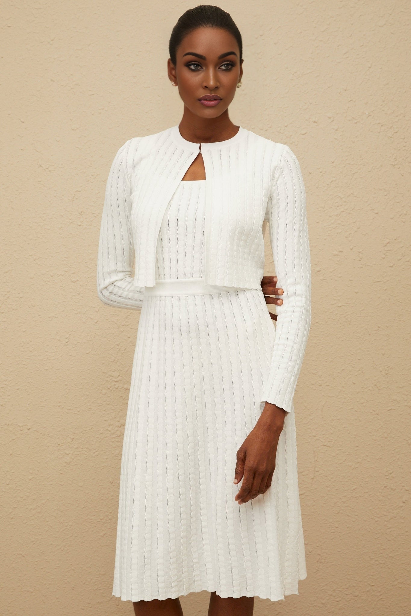 Sabina Cropped Cardigan - Ribbed Knit - Front Hook Fastening - Round Neck - Long Sleeves