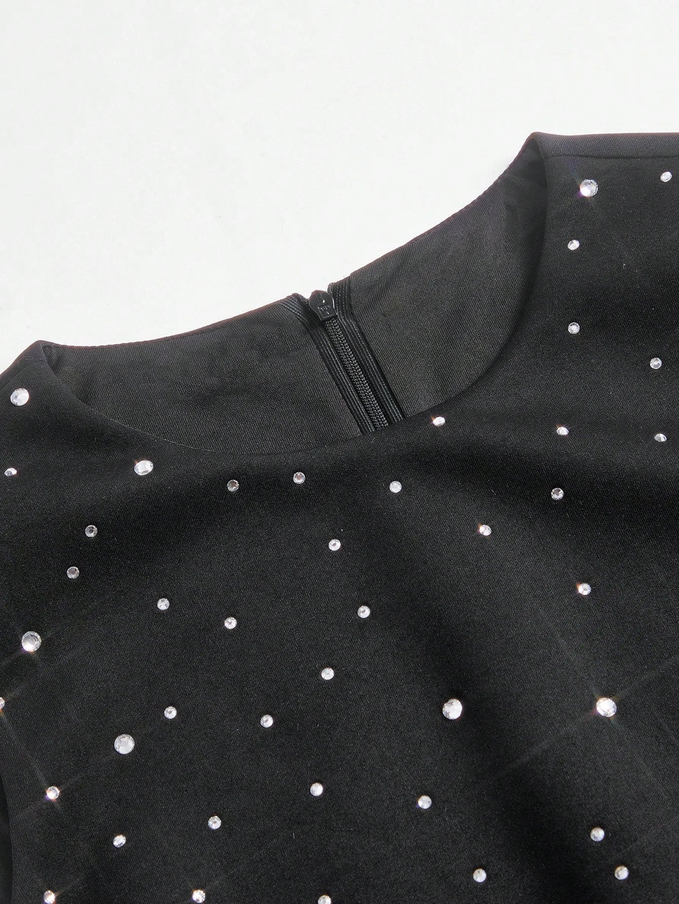 Sabina Midi Dress - Round Neck - Flared Hem - High Waist - Elegant Style - Belted & Zipper
