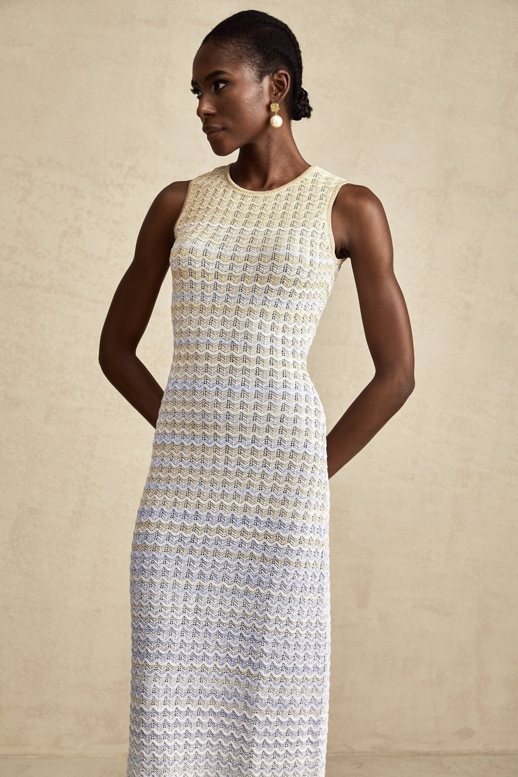 Valentina Sleeveless Round Neck Contrast Colors Midi Dress