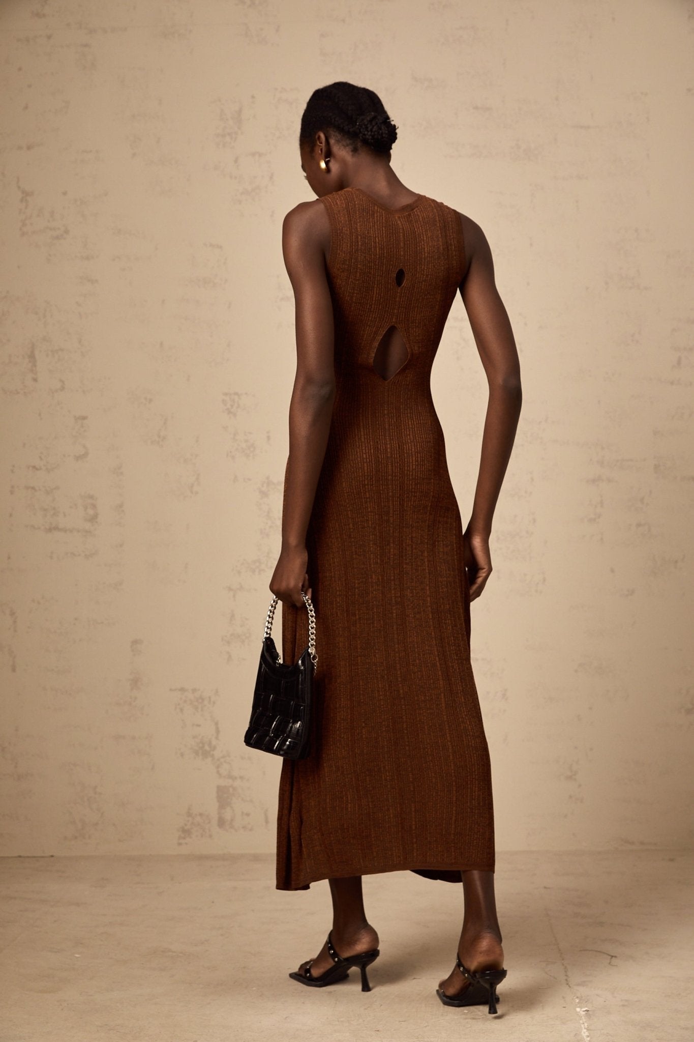 Valeria Midi Dress Brown Cutout Flared & Scoopneck