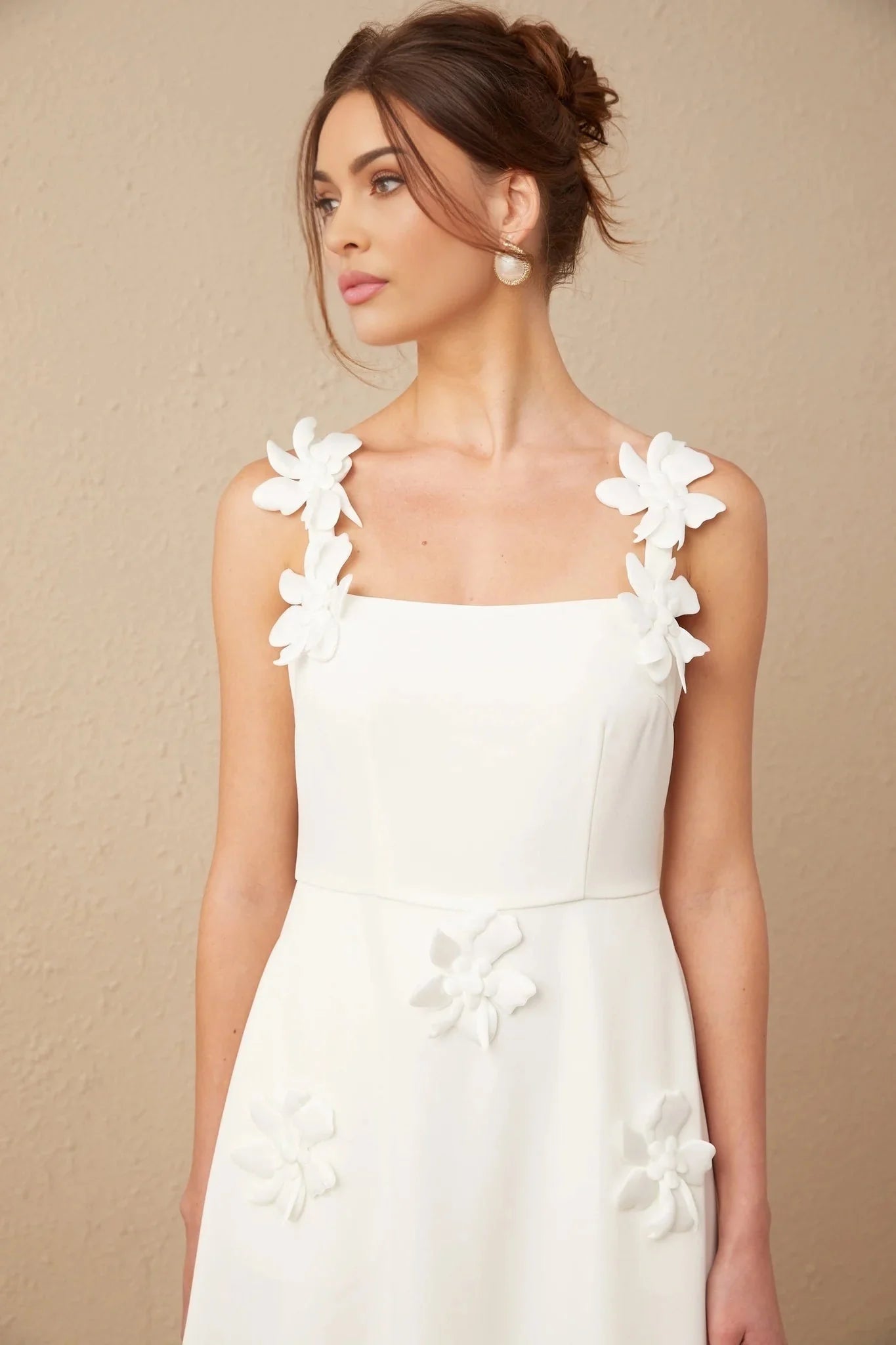 Valeria Midi Dress White Faux - Flower Square - Neck