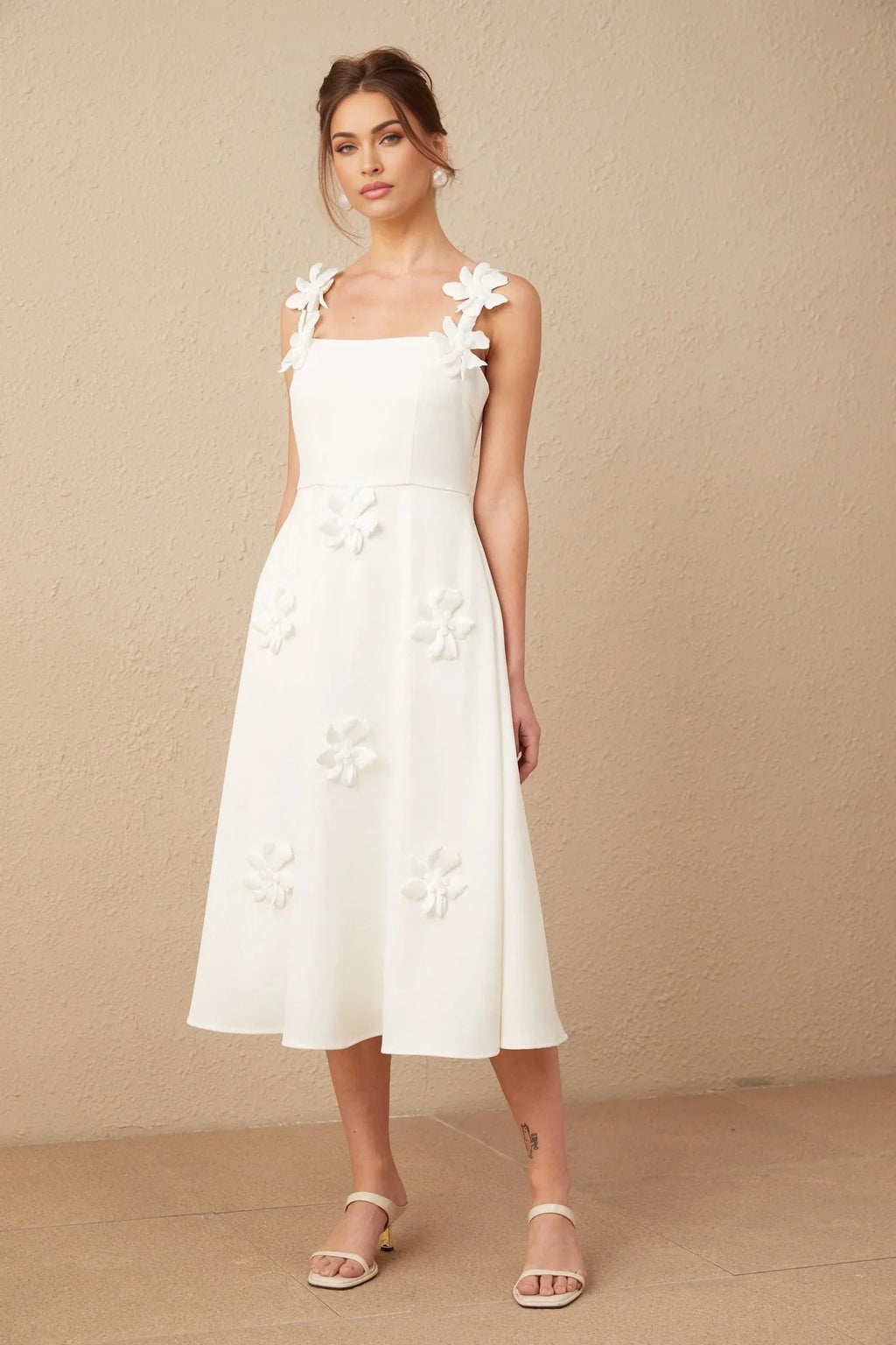 Valeria Midi Dress White Faux - Flower Square - Neck