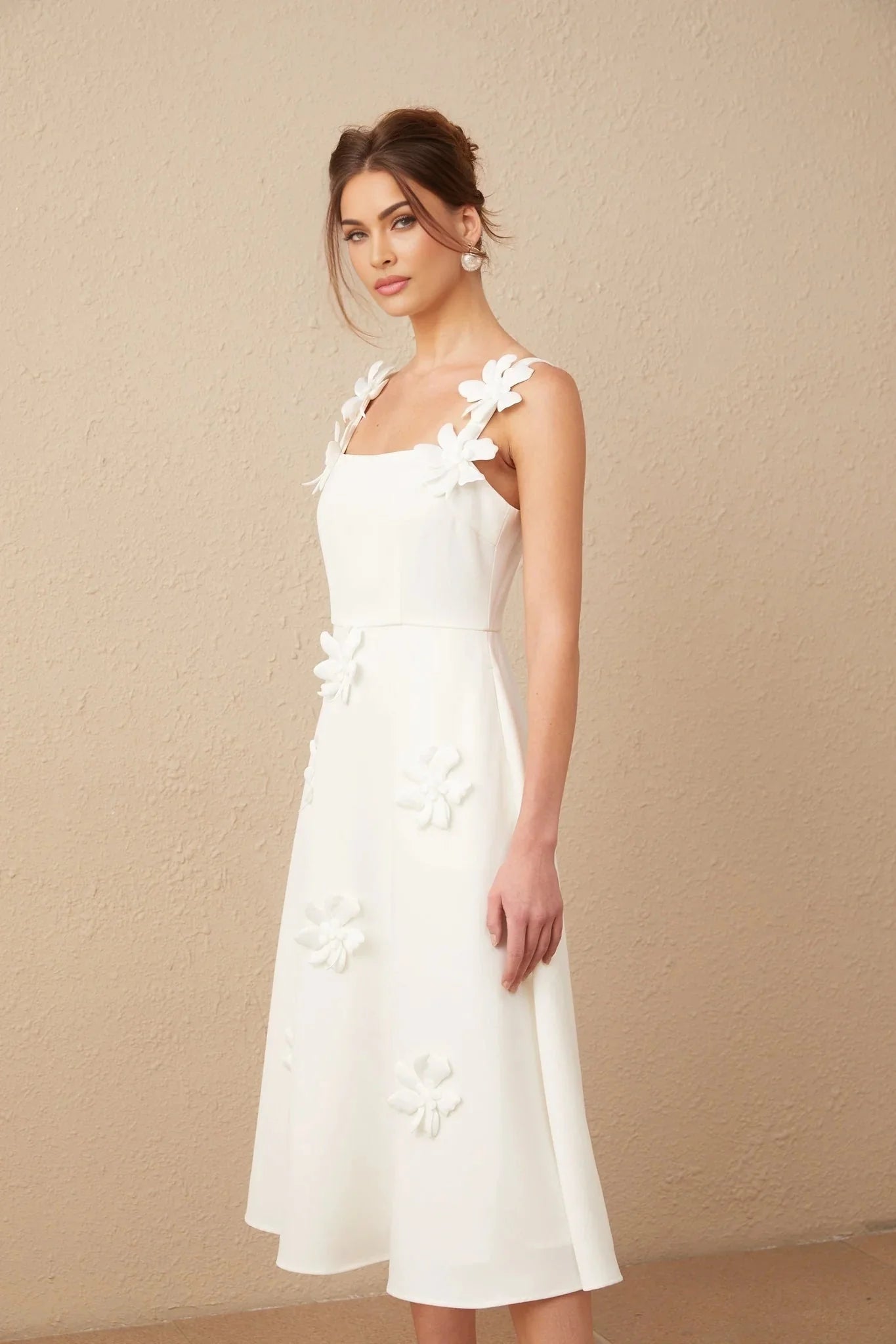 Valeria Midi Dress White Faux - Flower Square - Neck