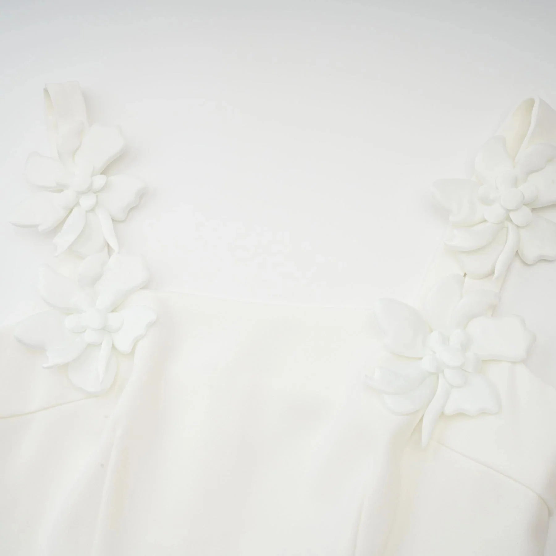 Valeria Midi Dress White Faux - Flower Square - Neck