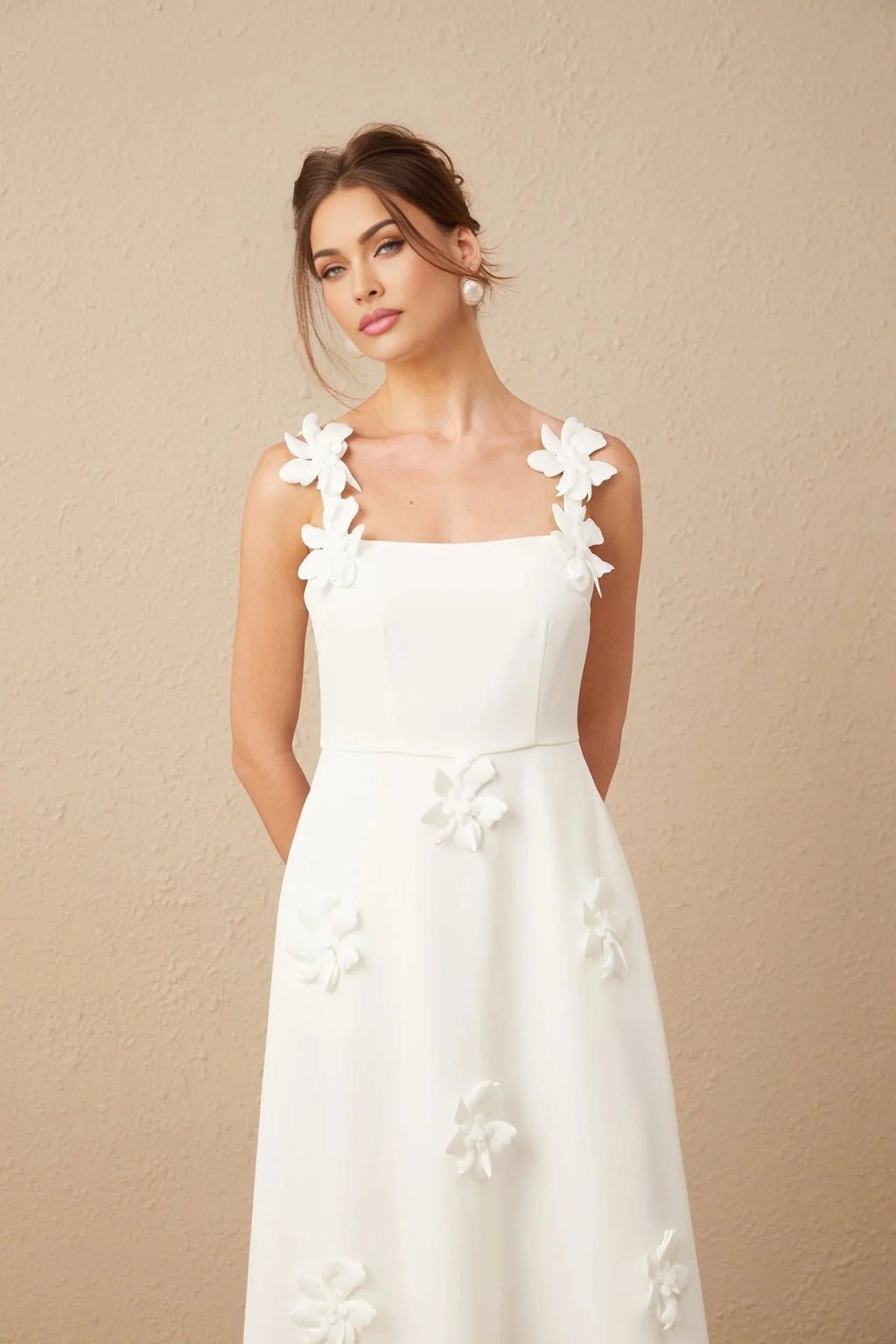 Valeria Midi Dress White Faux - Flower Square - Neck