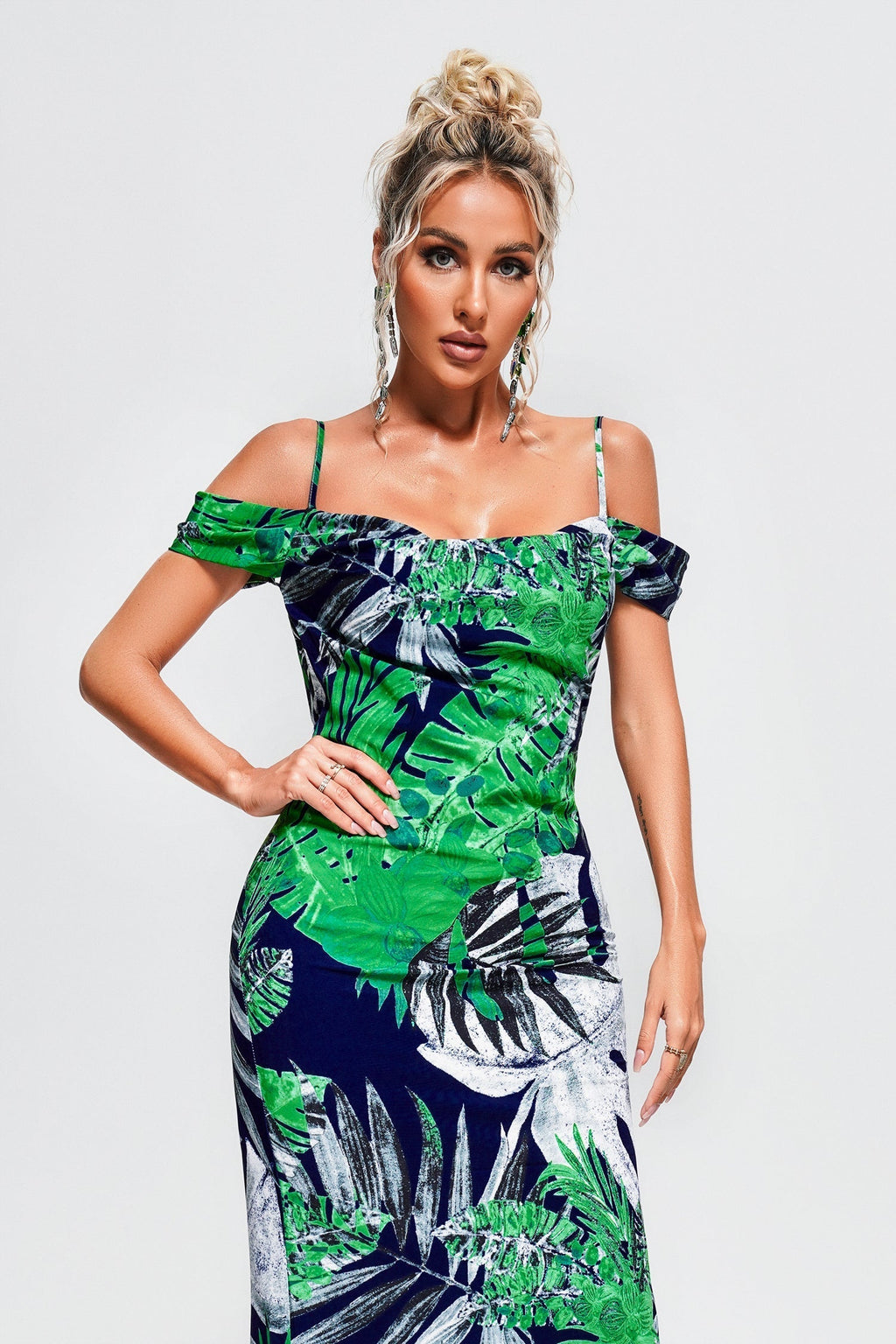 Vera Green Foliage Maxi Dress Off-Shoulder Neckline Fitted Silhouette Breathable Fabric Garden Party Casual Day Out